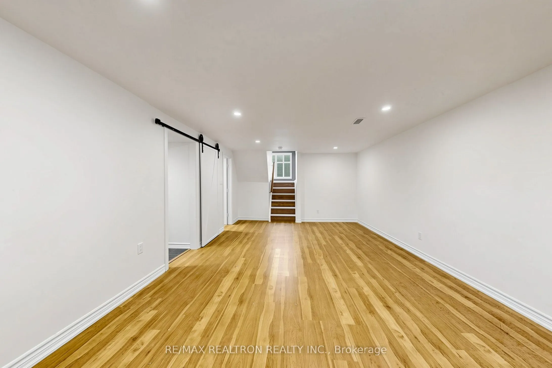 98 Thorncliffe Street