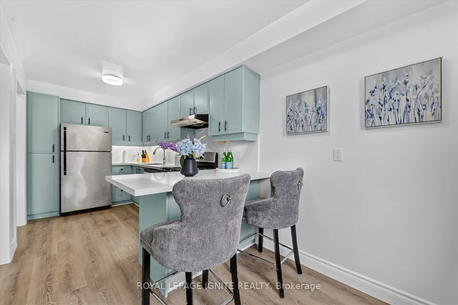 200 Murison Boulevard #33