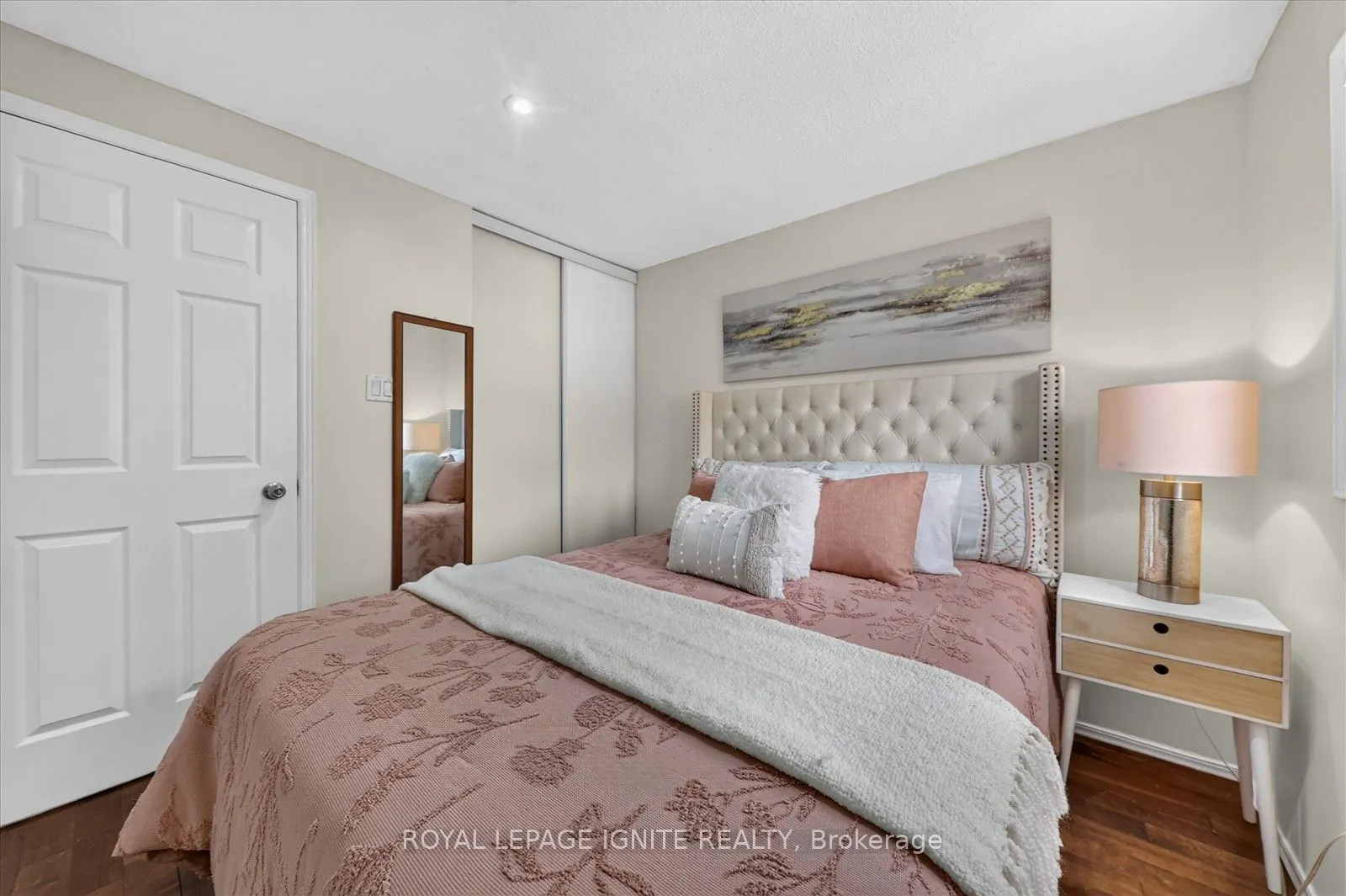 200 Murison Boulevard #33