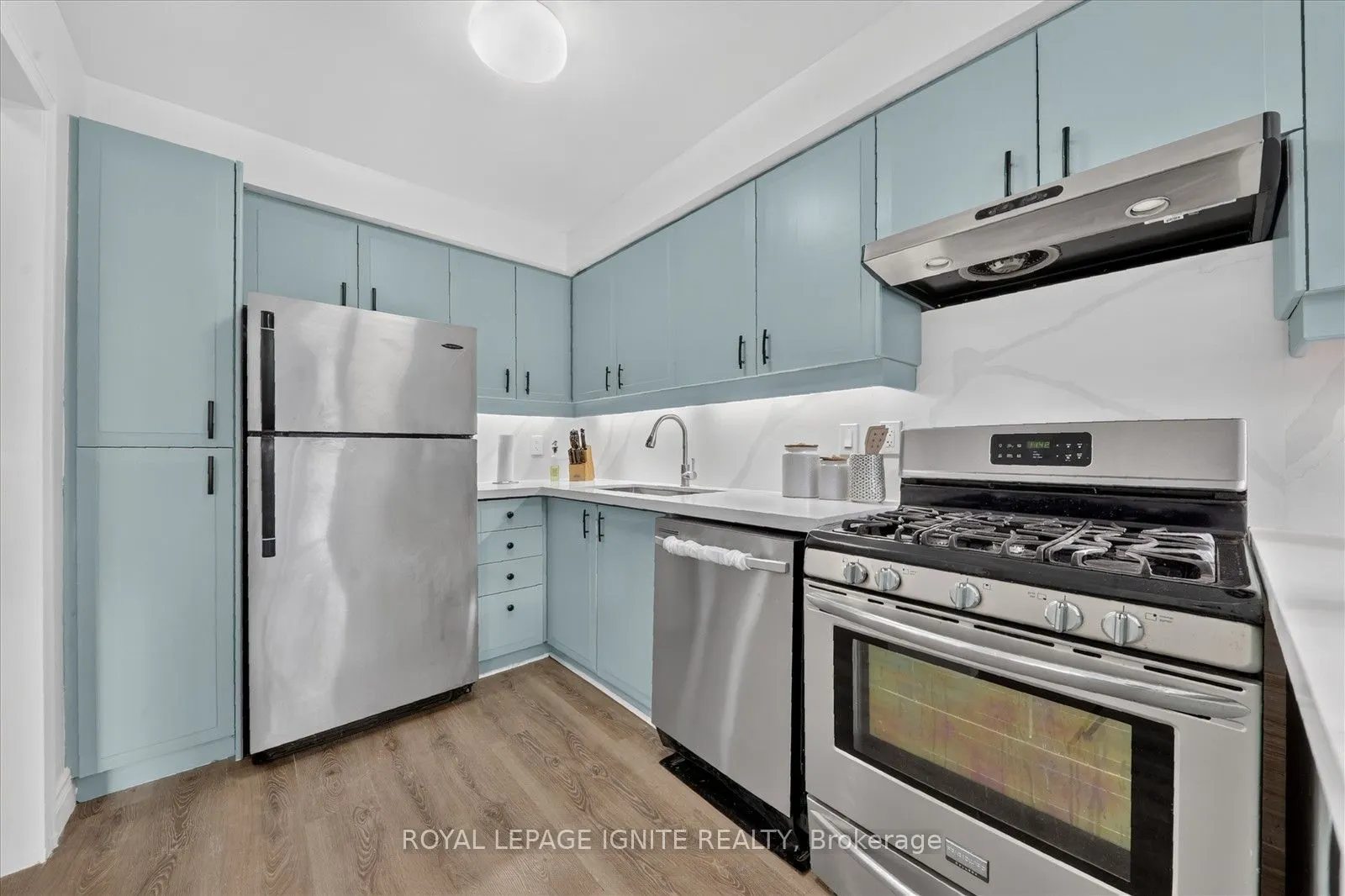 200 Murison Boulevard #33