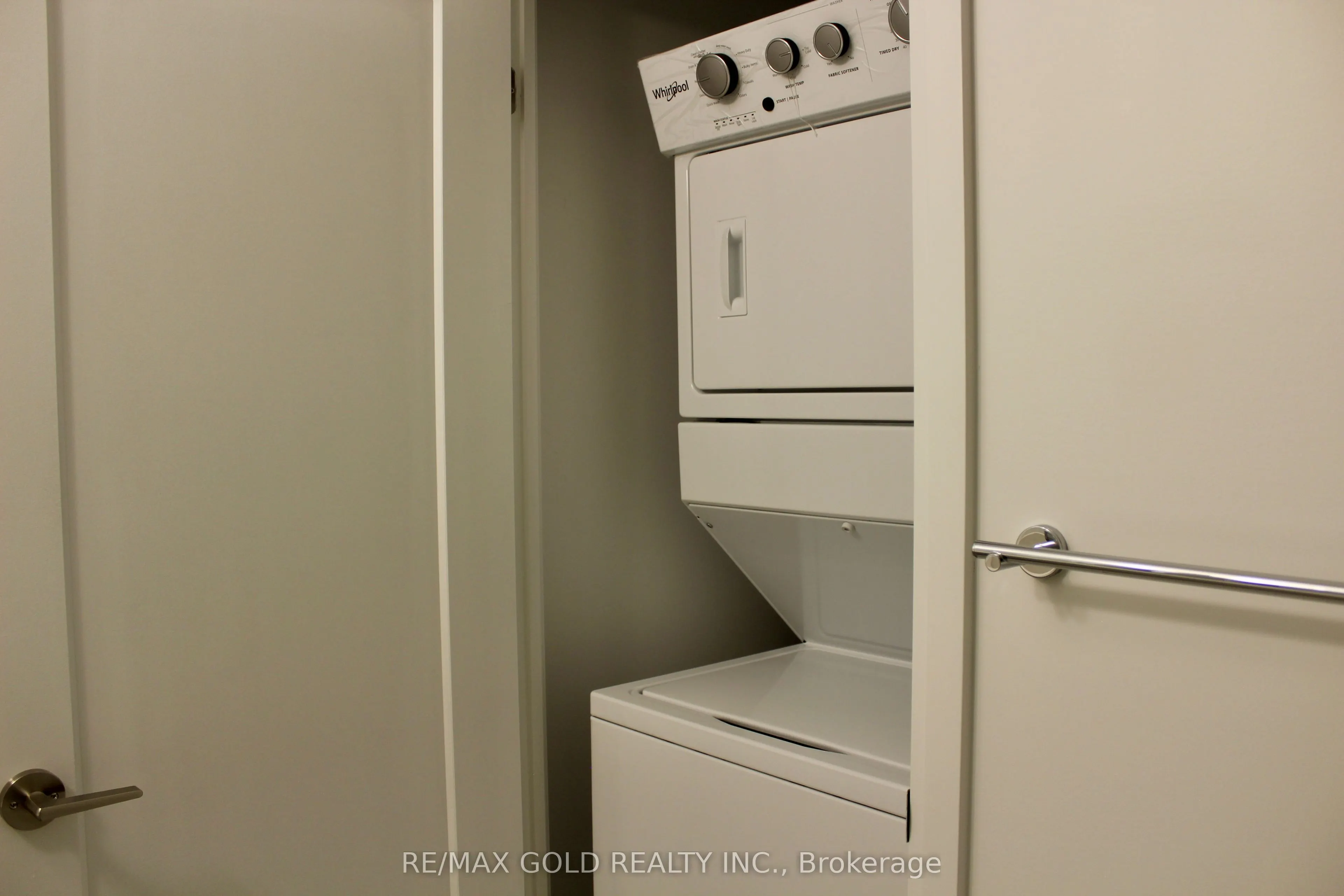 3220 Sheppard Avenue E #218