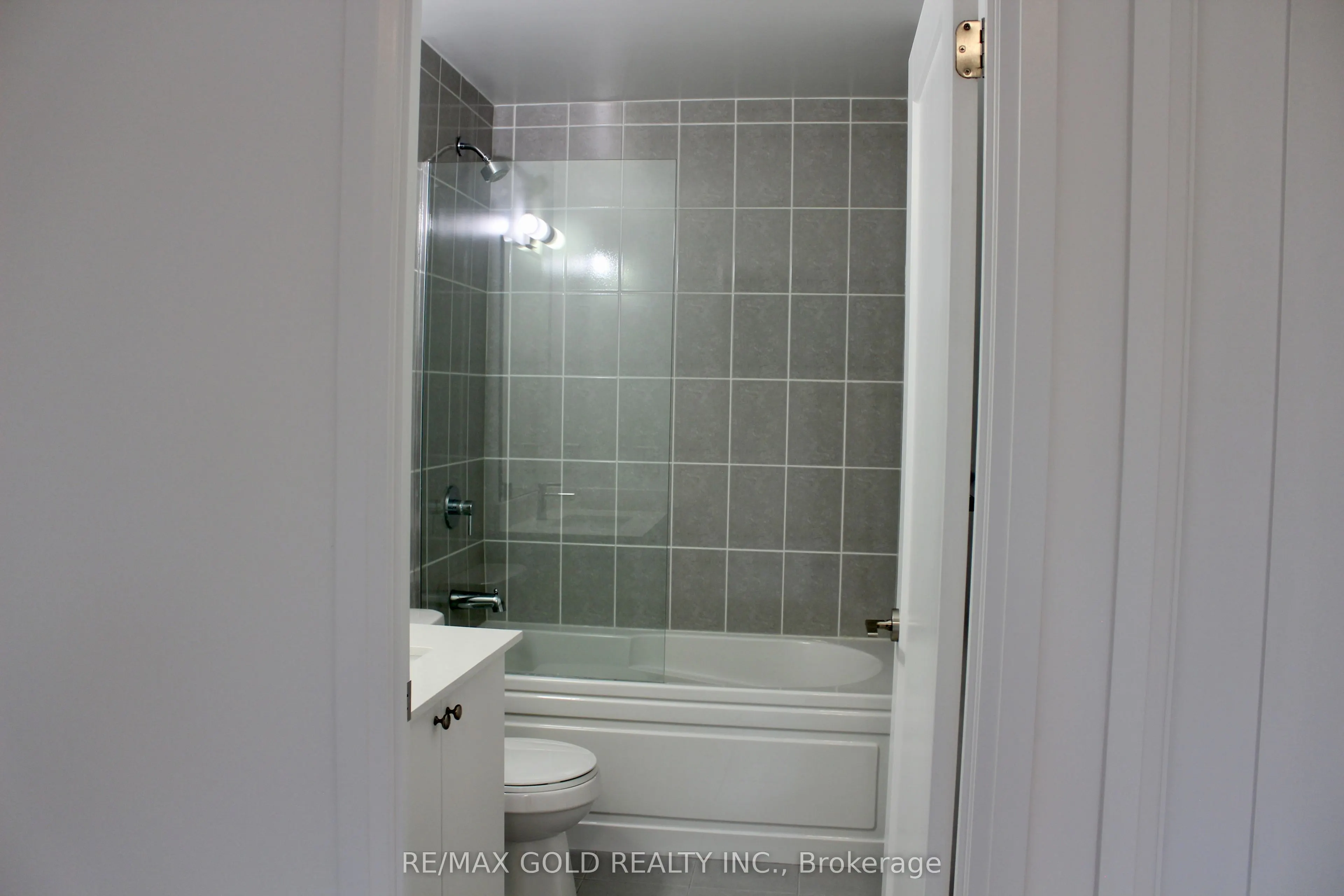 3220 Sheppard Avenue E #218