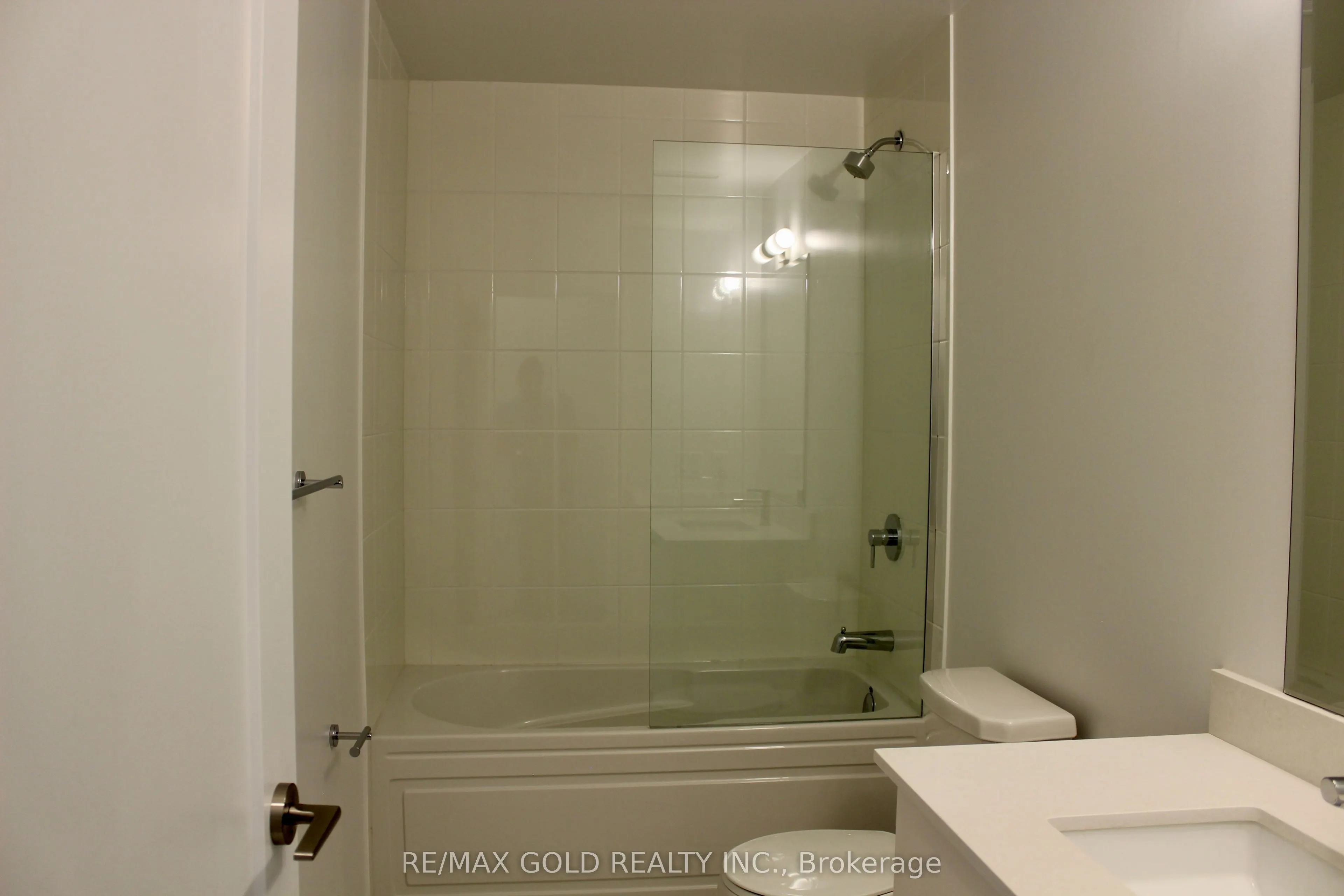 3220 Sheppard Avenue E #218