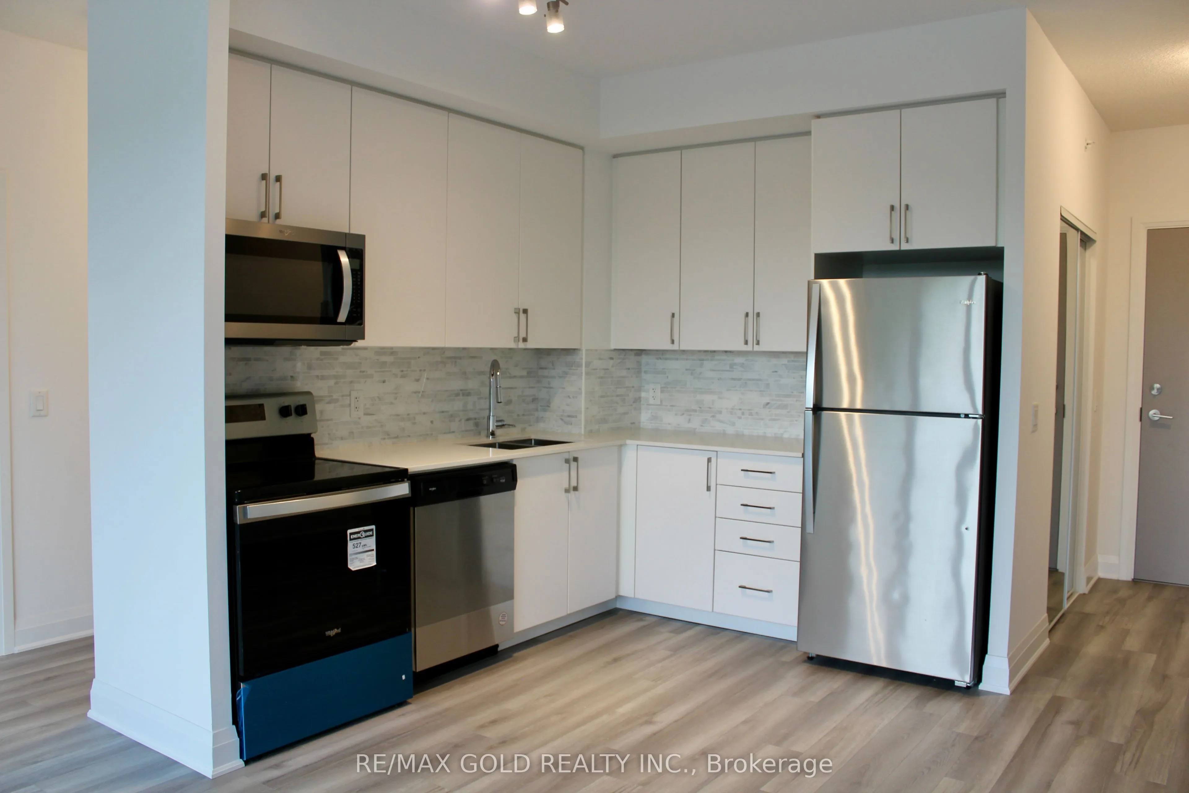3220 Sheppard Avenue E #218