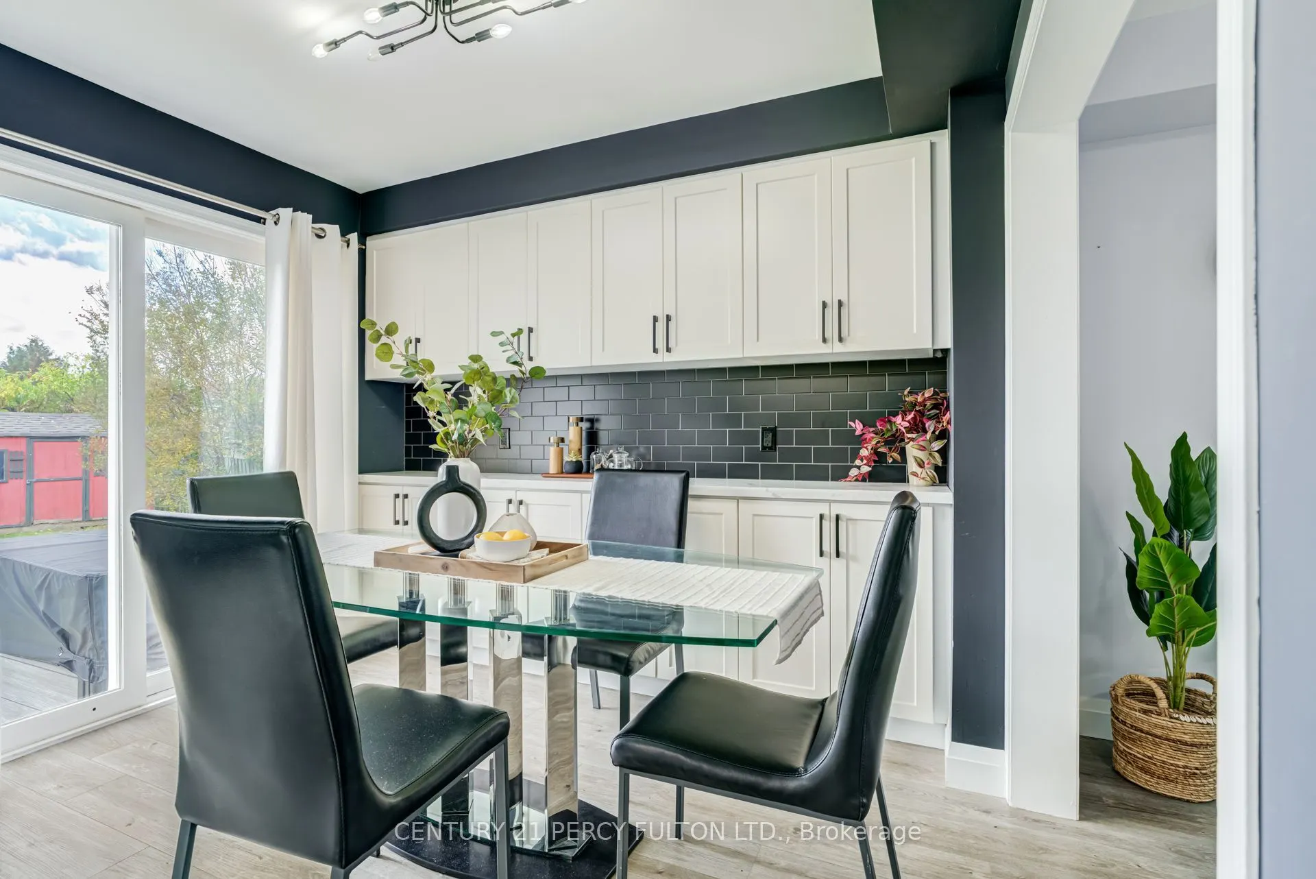 1842 Dalhousie Crescent