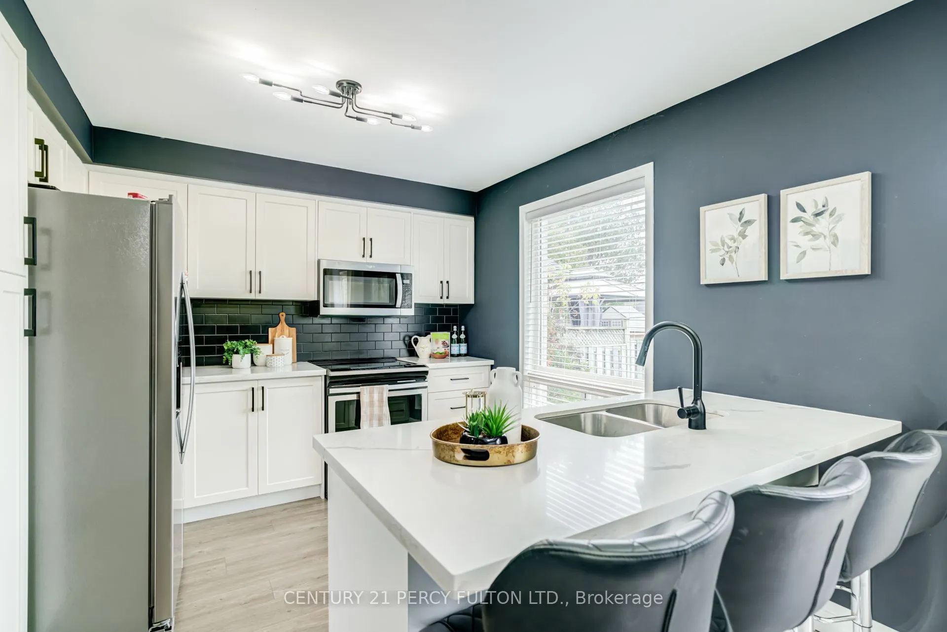 1842 Dalhousie Crescent
