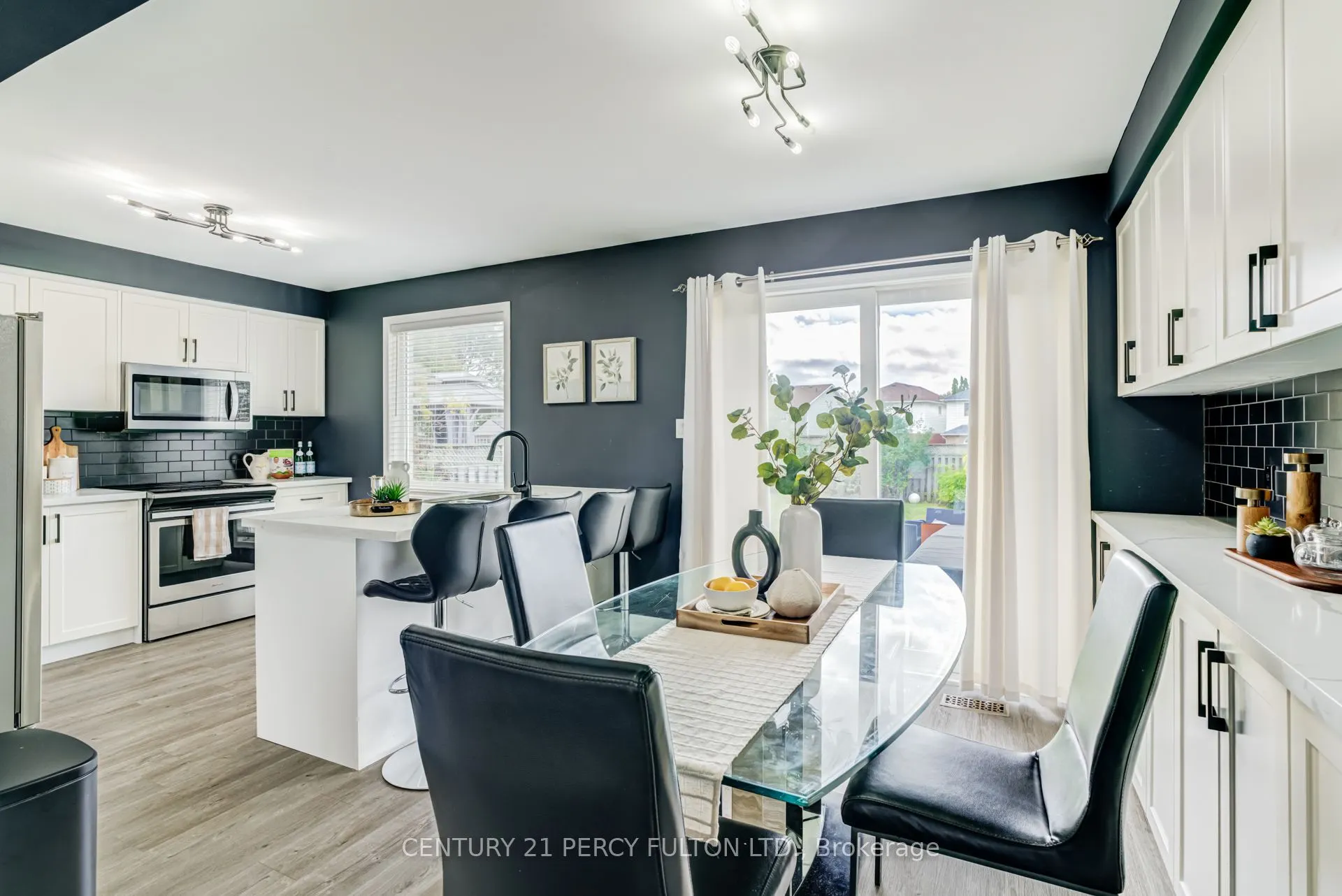 1842 Dalhousie Crescent