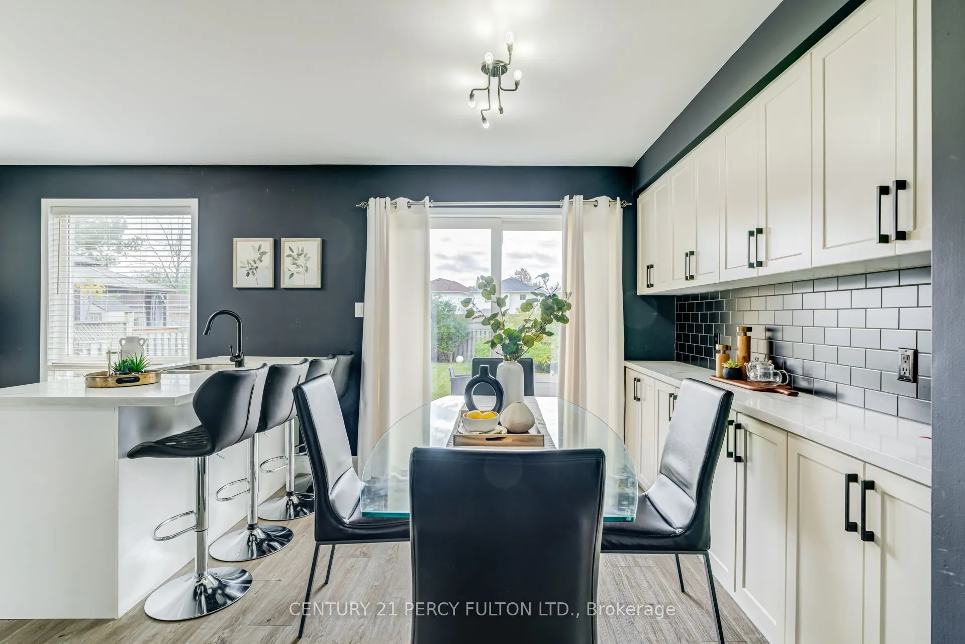 1842 Dalhousie Crescent