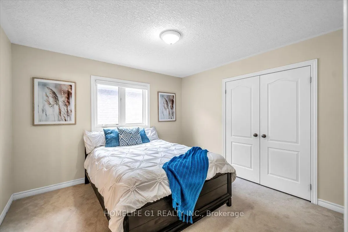 47 Holyrod Drive