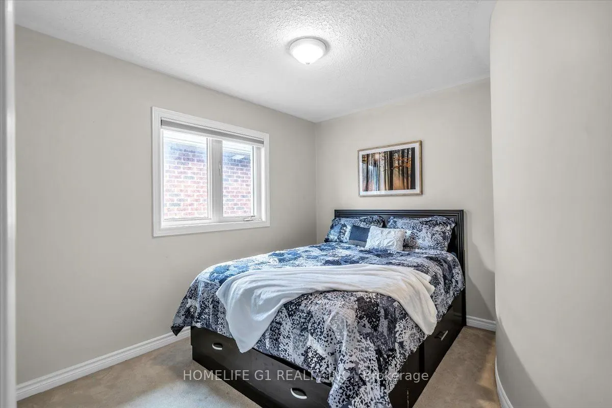 47 Holyrod Drive