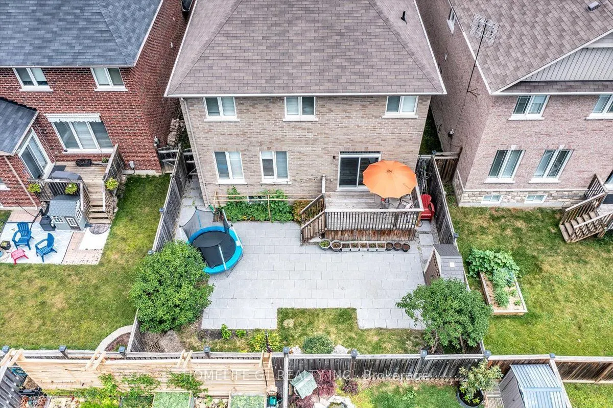 47 Holyrod Drive