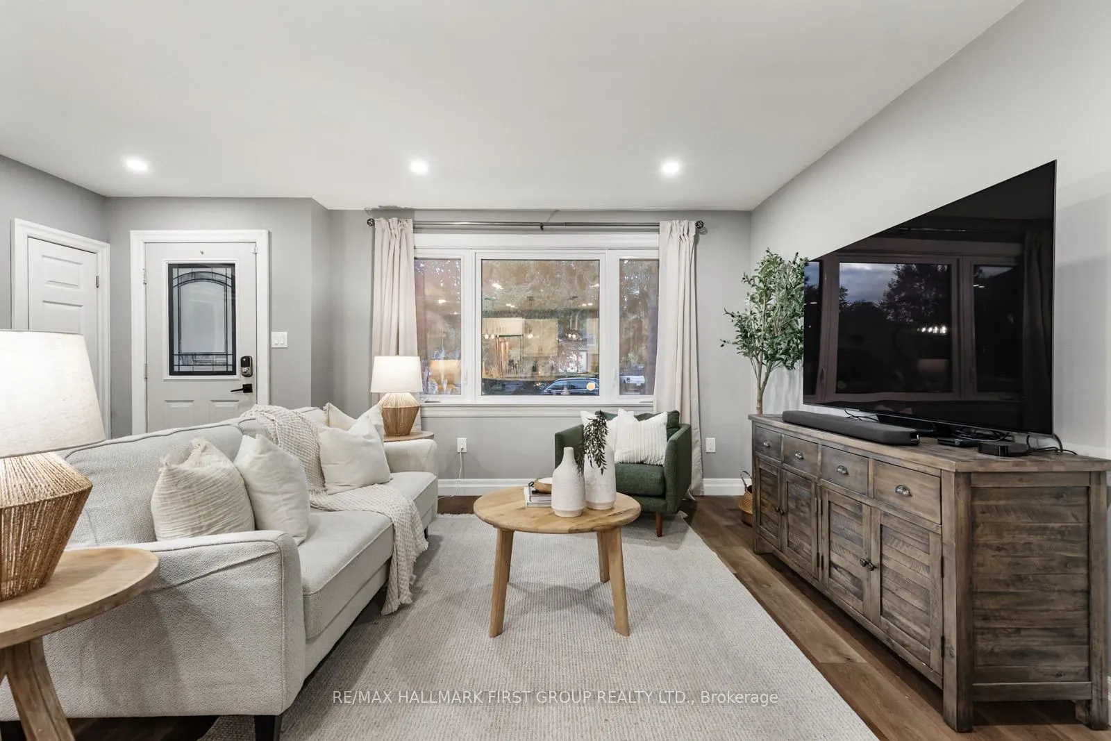 28 Forest Road