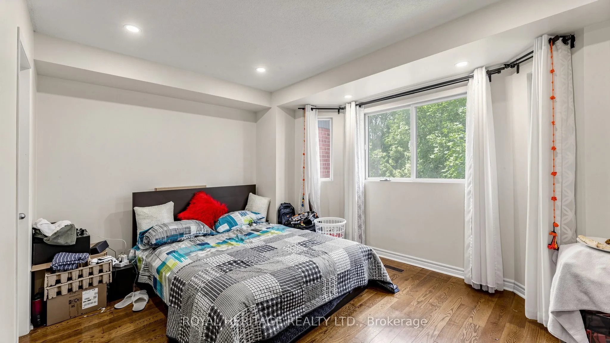 2472 Eglinton Avenue E #Th 19