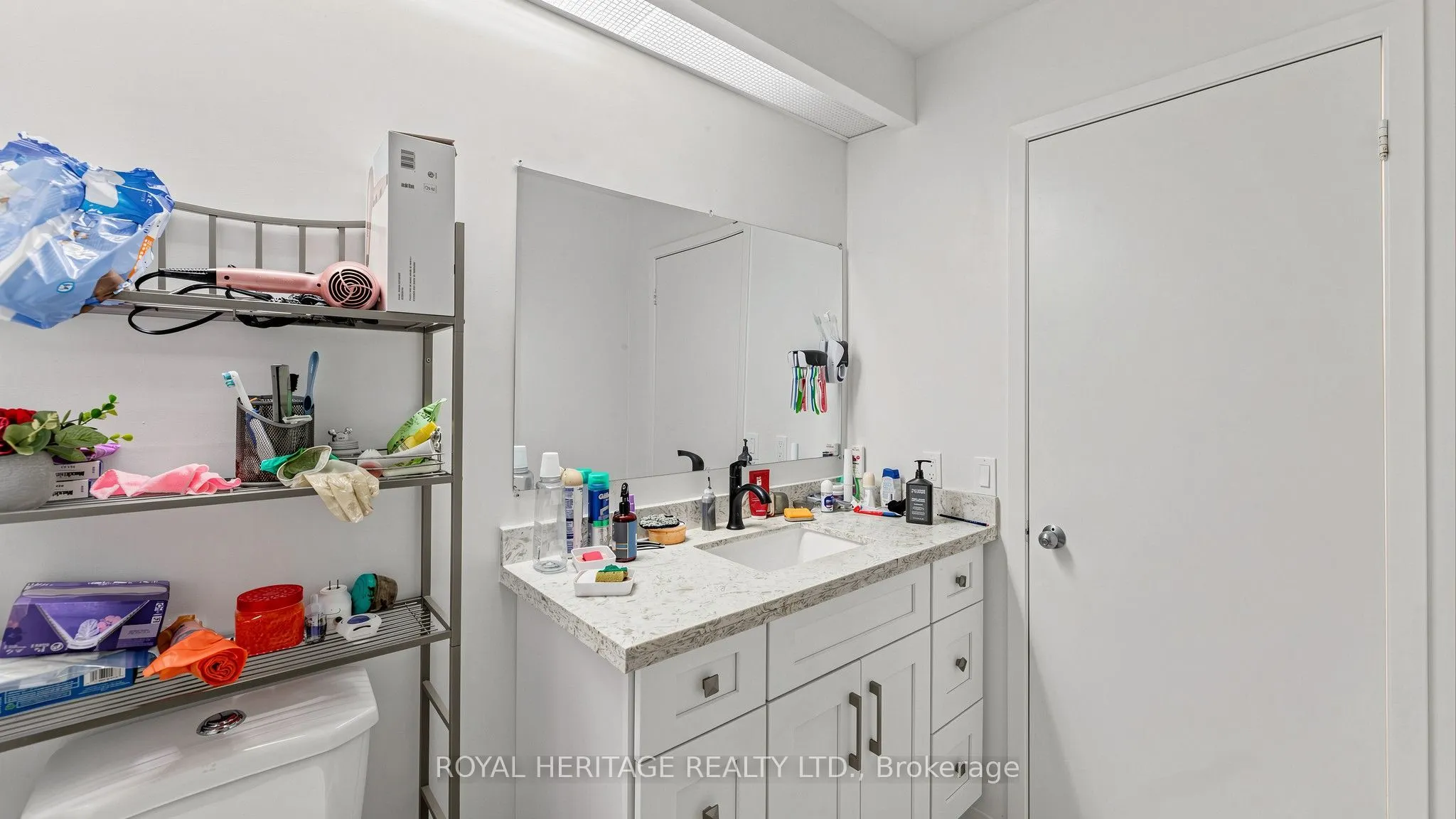 2472 Eglinton Avenue E #Th 19