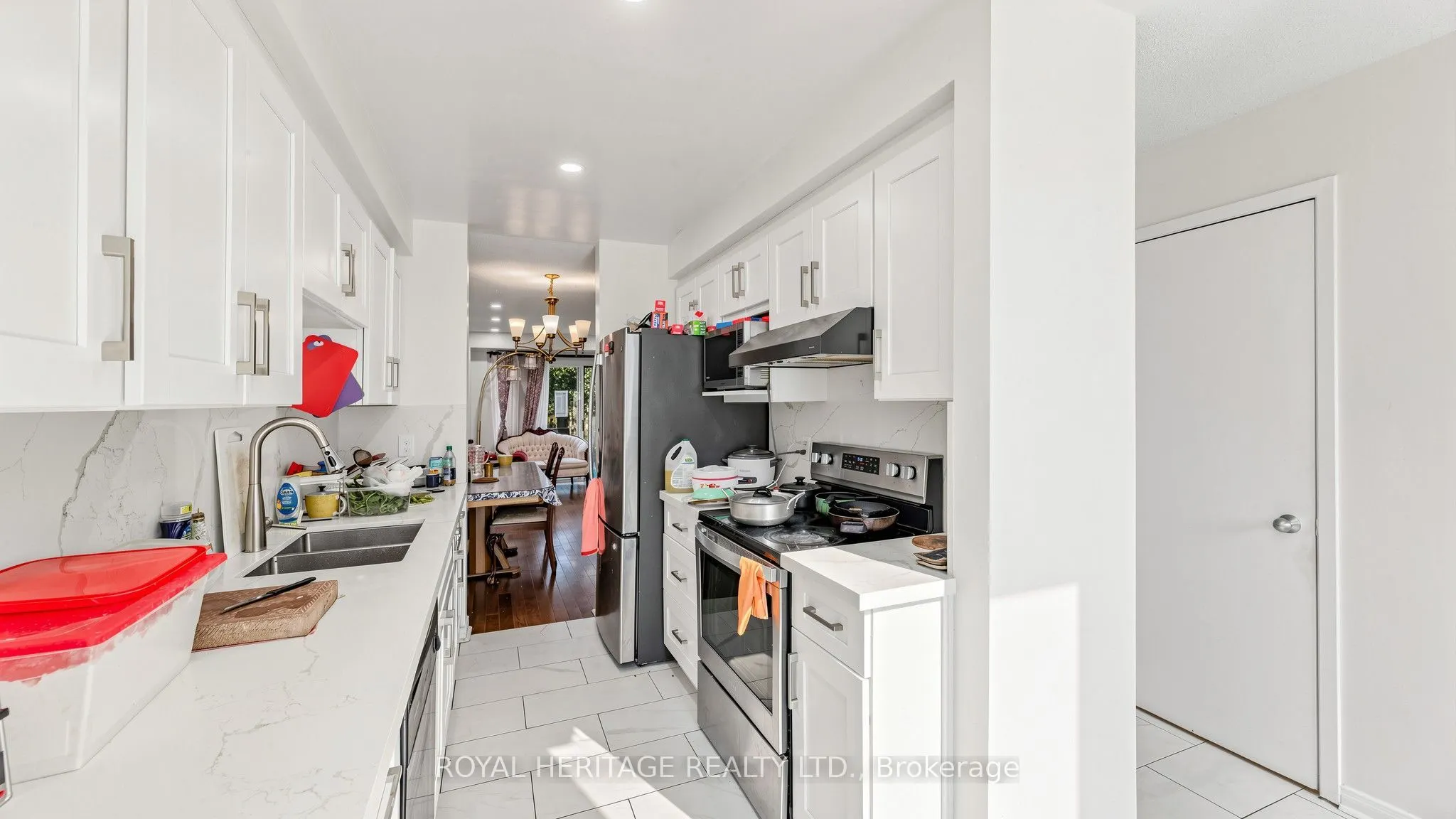2472 Eglinton Avenue E #Th 19