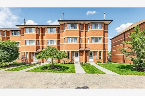 2472 Eglinton Avenue E