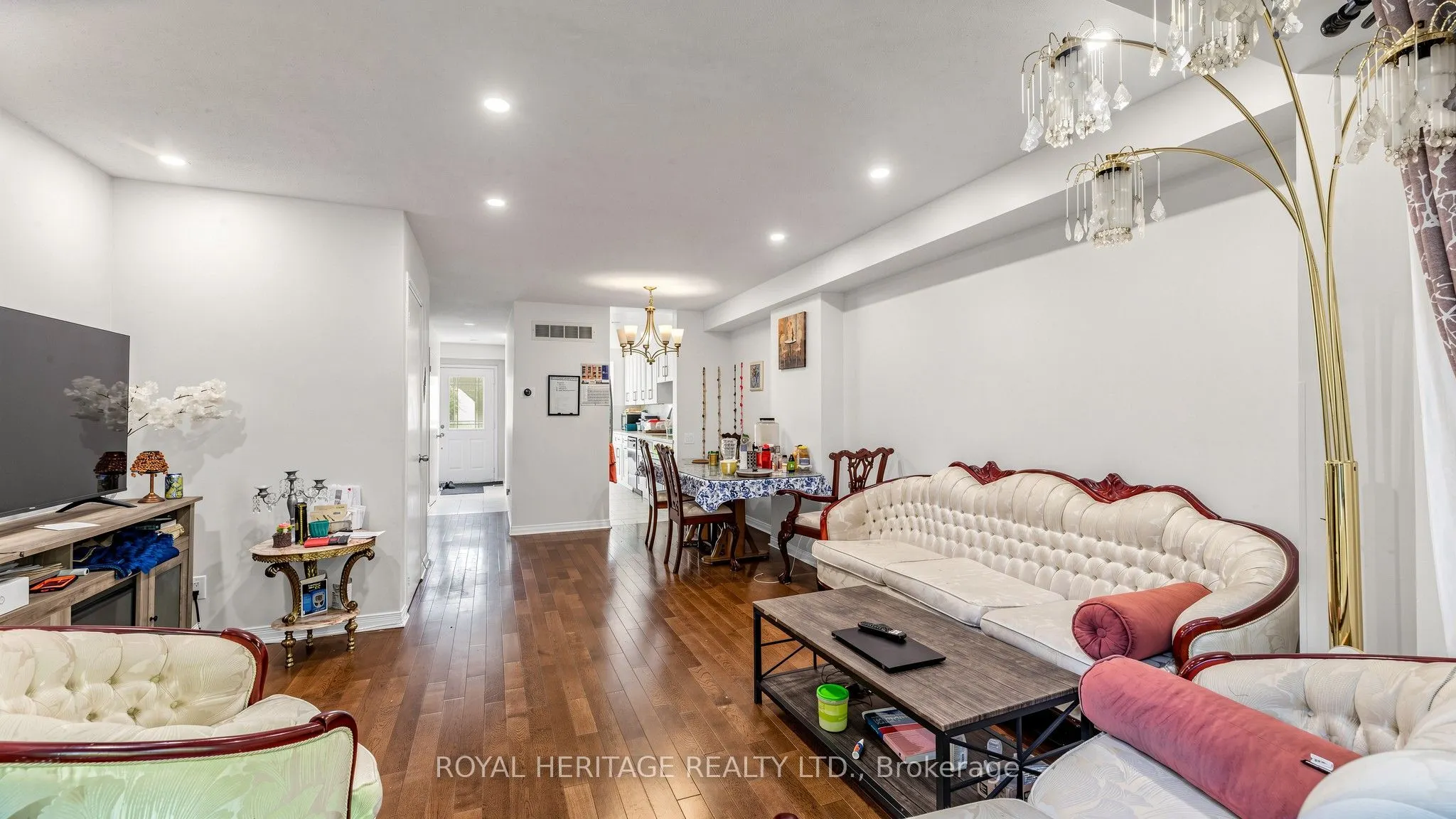2472 Eglinton Avenue E #Th 19