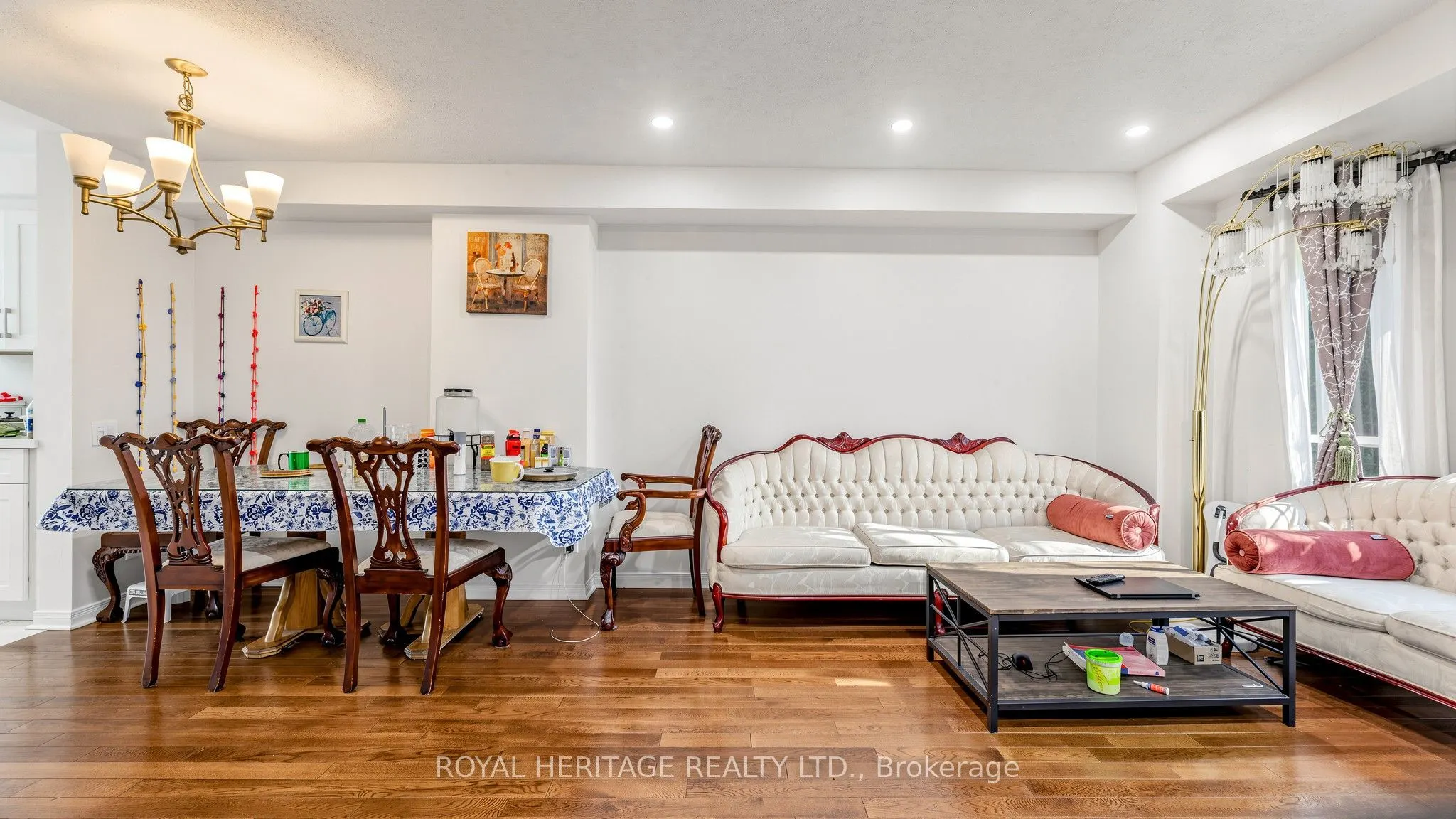 2472 Eglinton Avenue E #Th 19