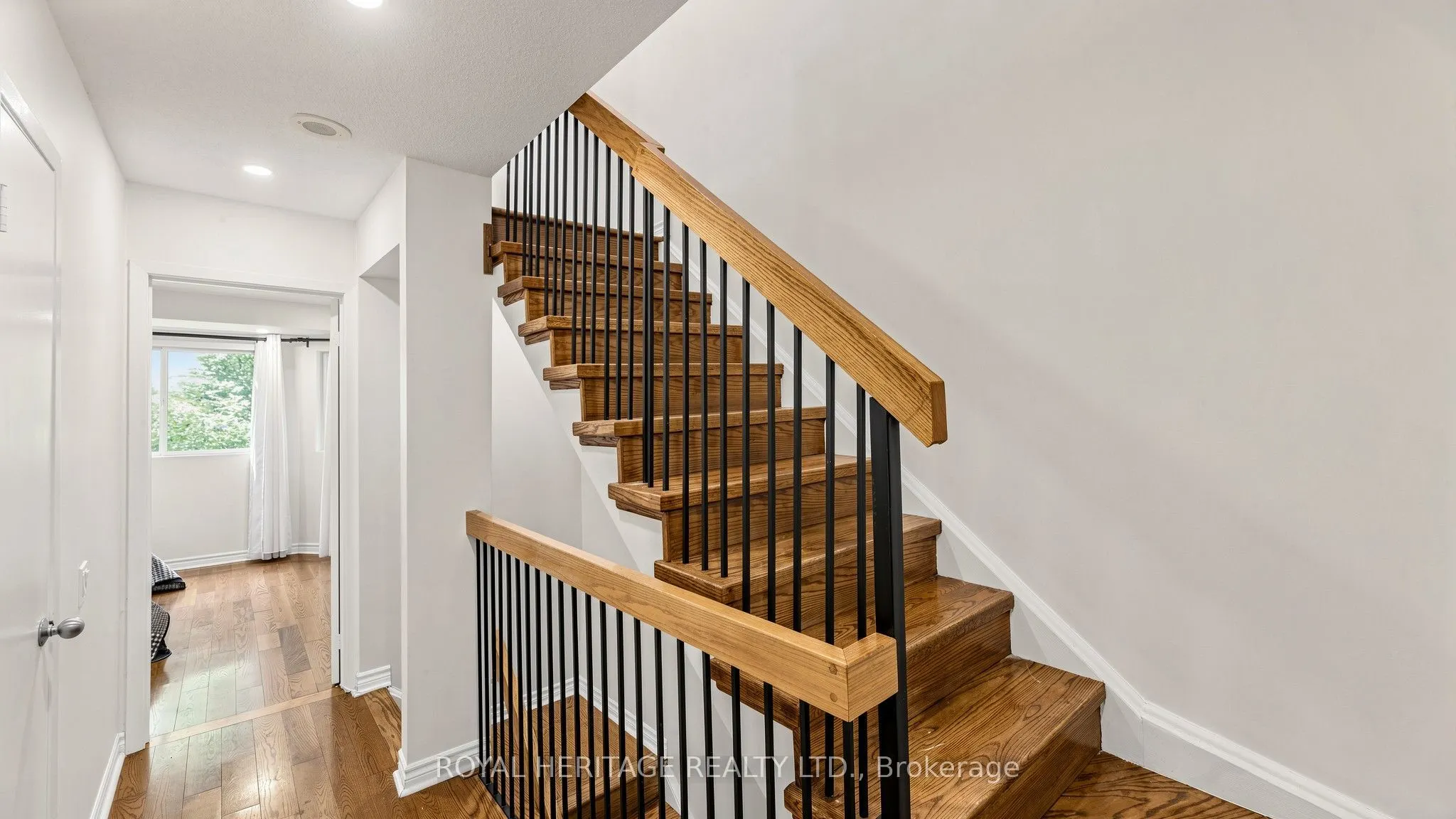 2472 Eglinton Avenue E #Th 19