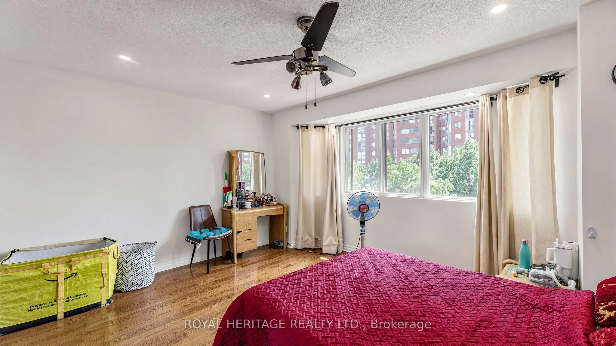 2472 Eglinton Avenue E #Th 19