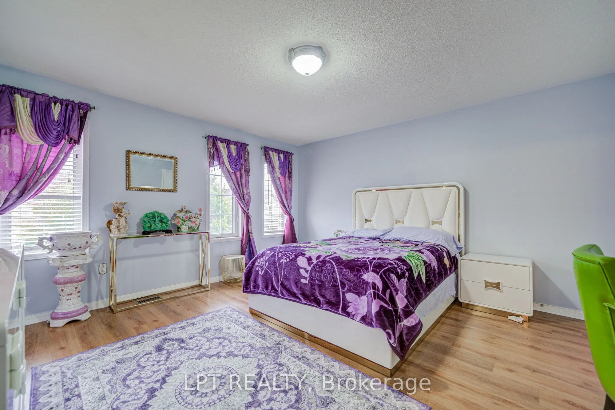 69 Westacott Crescent