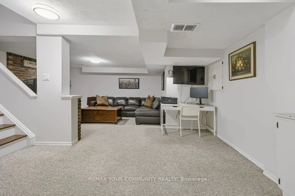 30 Radford Drive