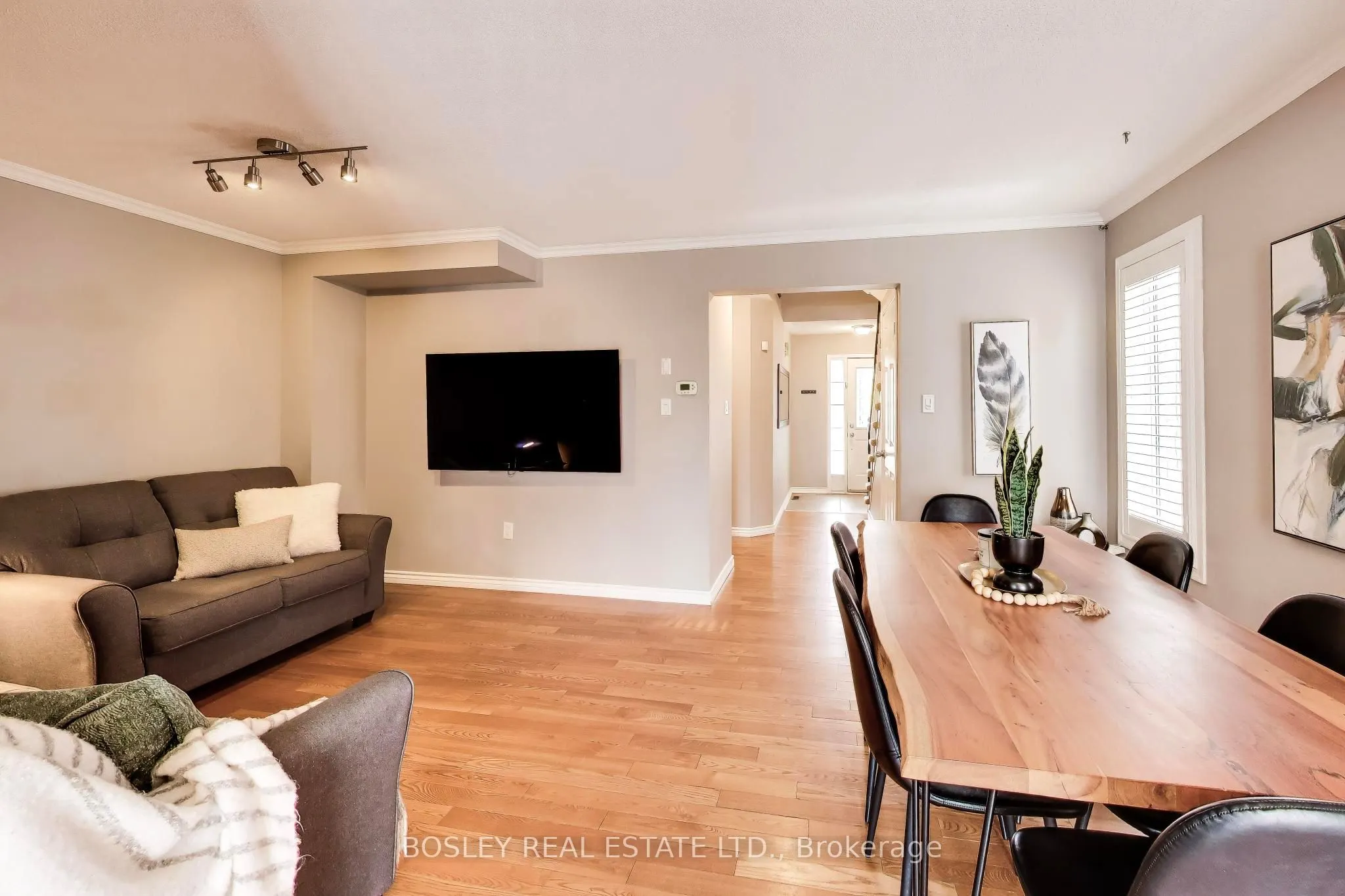 57 Longueuil Place