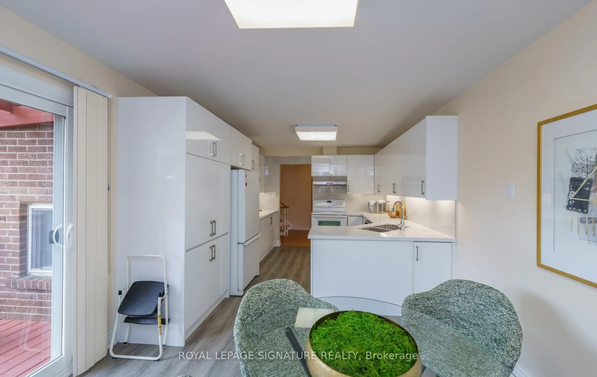 68 Ellenhall Square