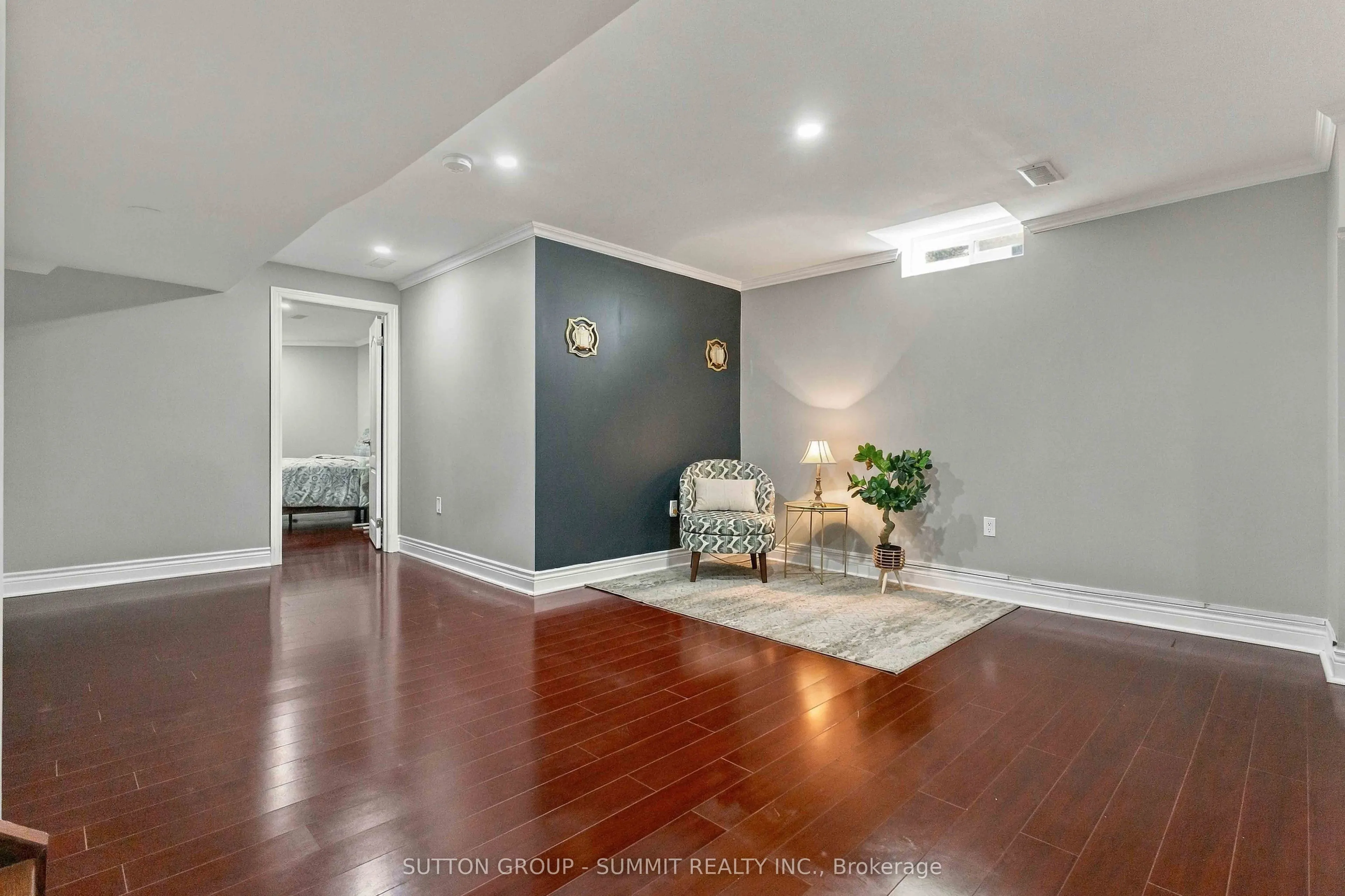 4 Teasdale Street