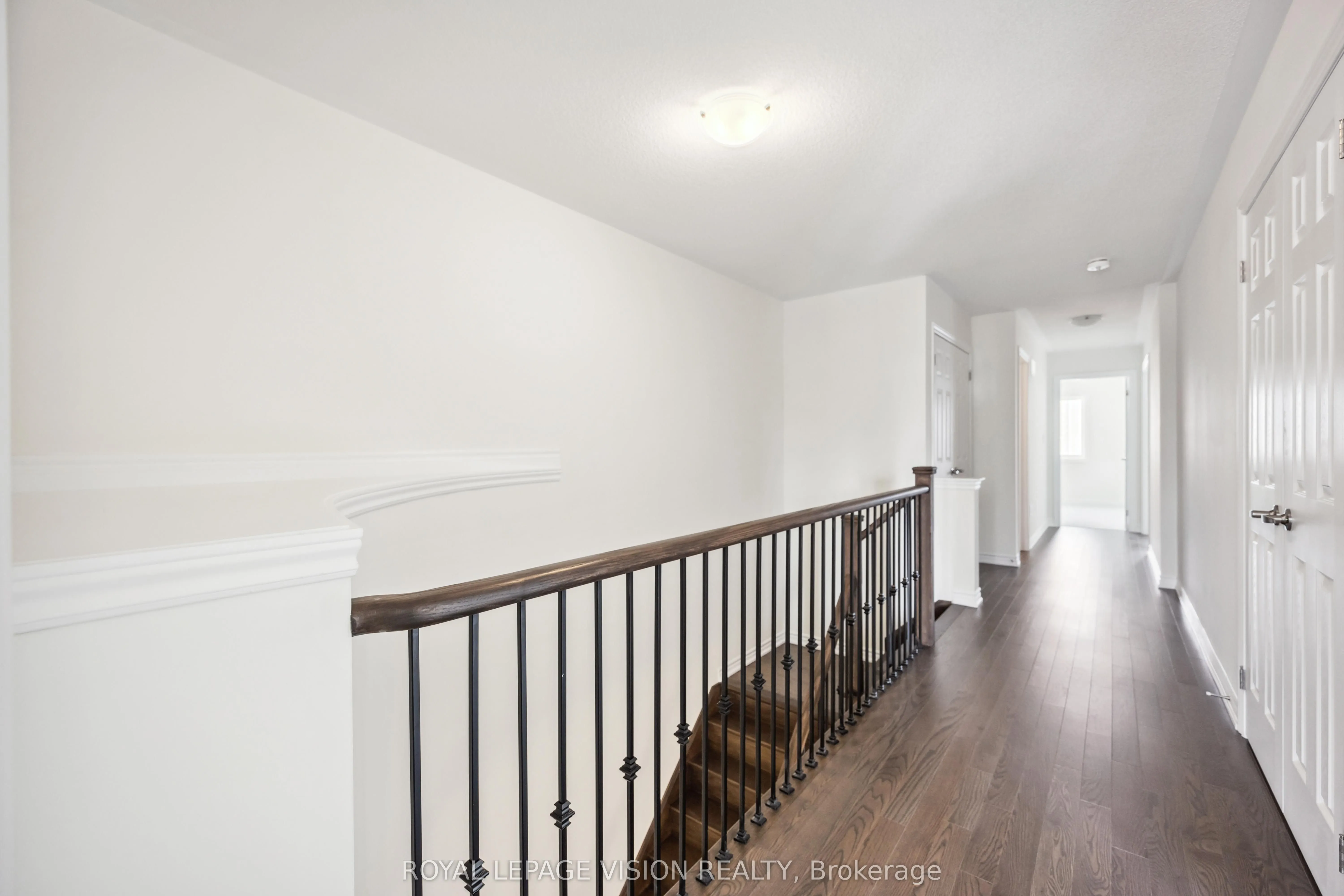 48 Mountainside Crescent