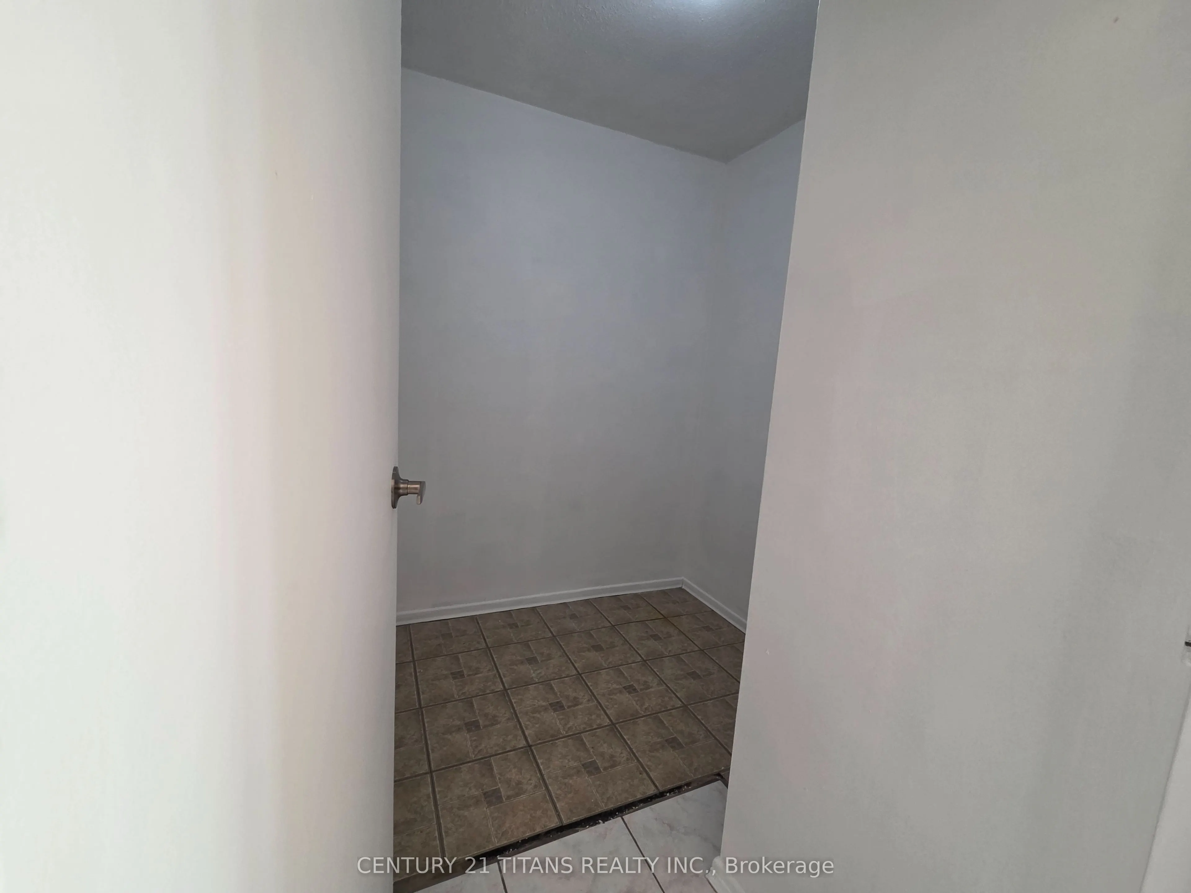 270 Palmdale Drive #510