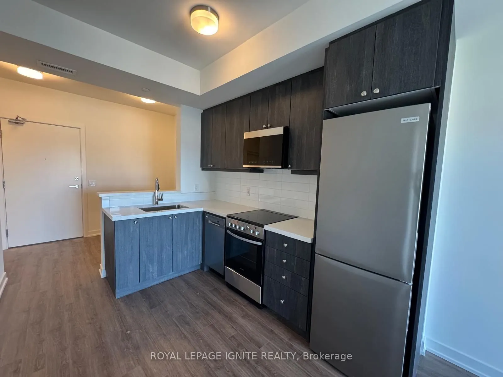 51 Clarington Boulevard #810