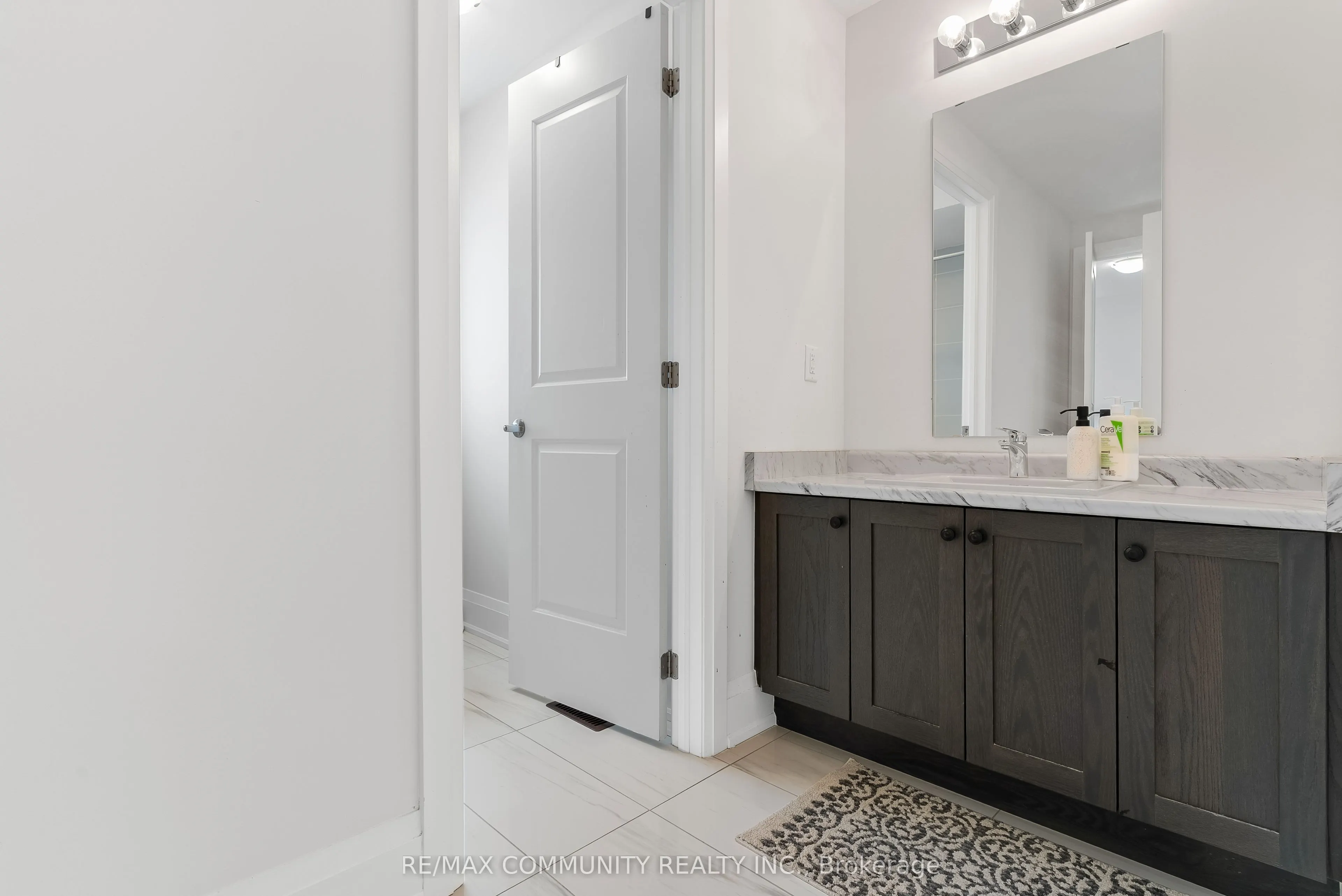 2511 Florentine Place