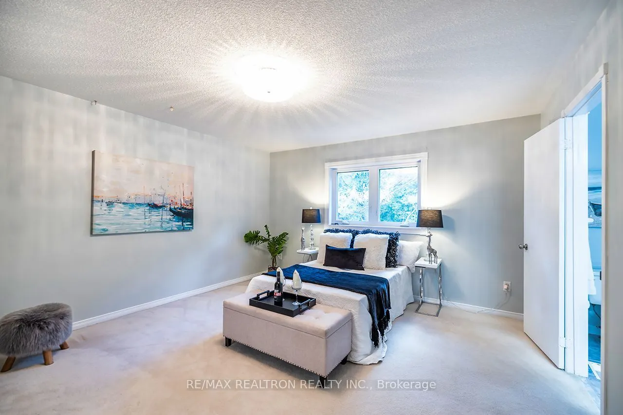 82 Beachgrove Crescent