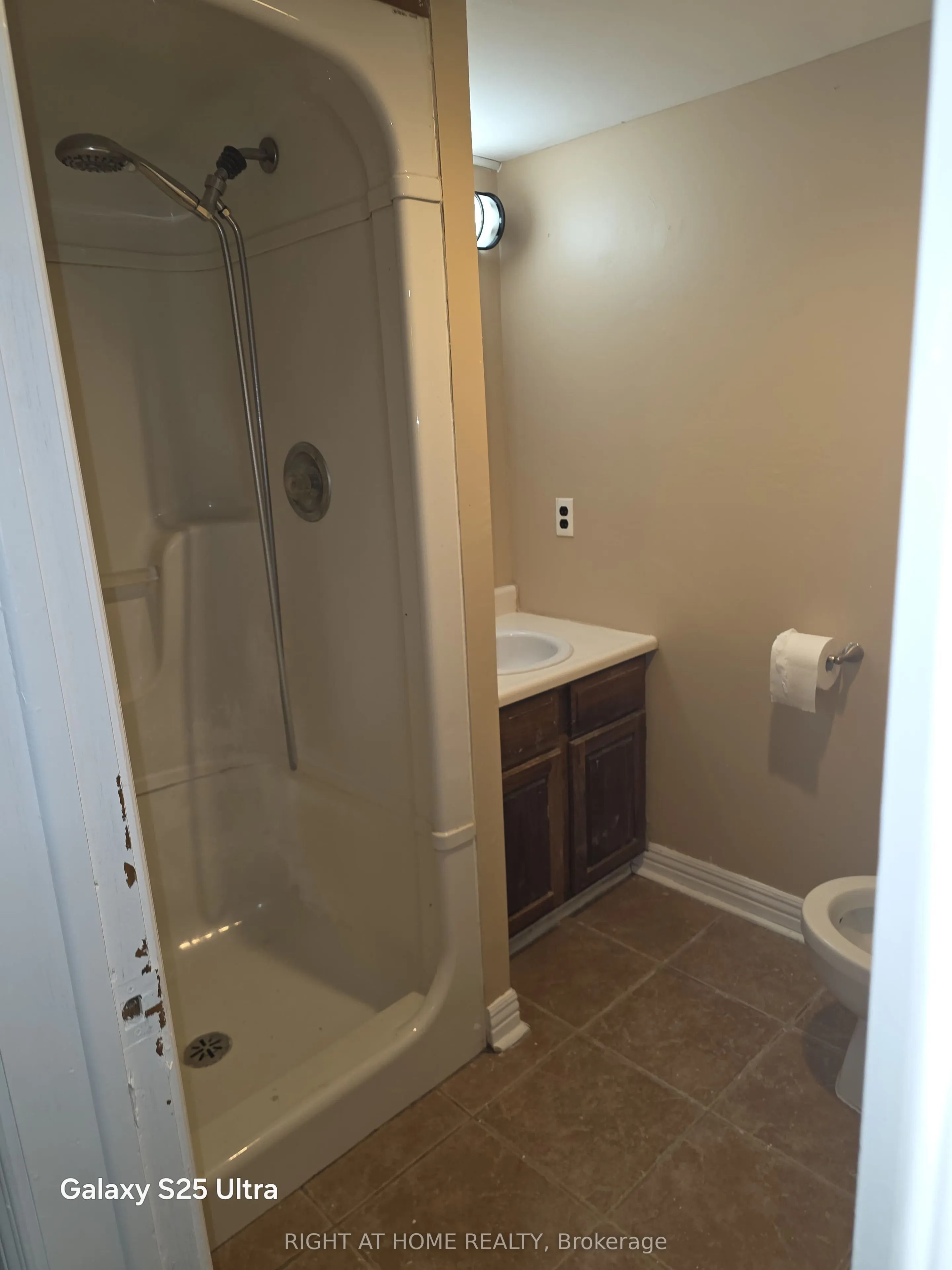 1715 Rossland Road E #Basement
