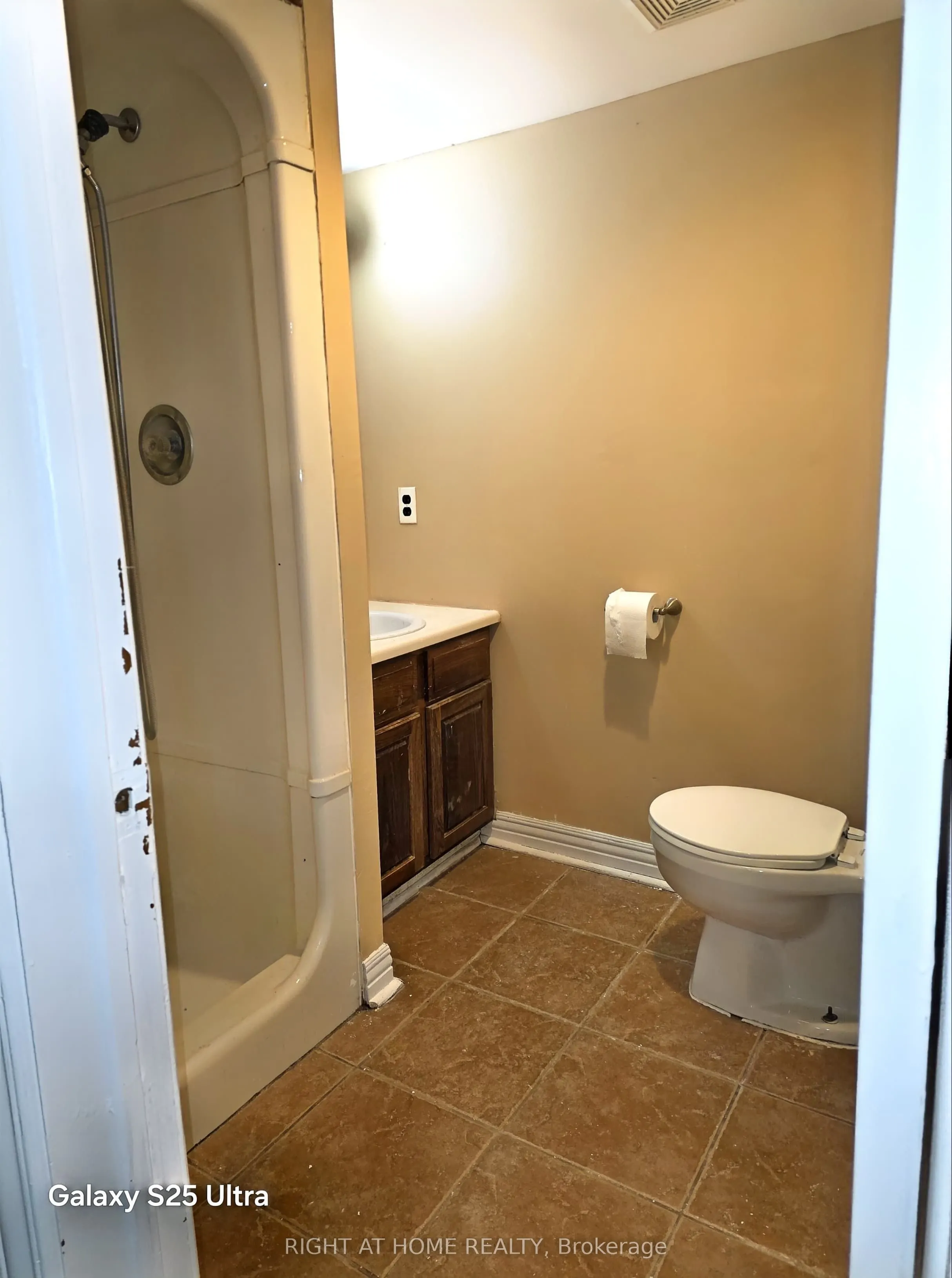 1715 Rossland Road E #Basement