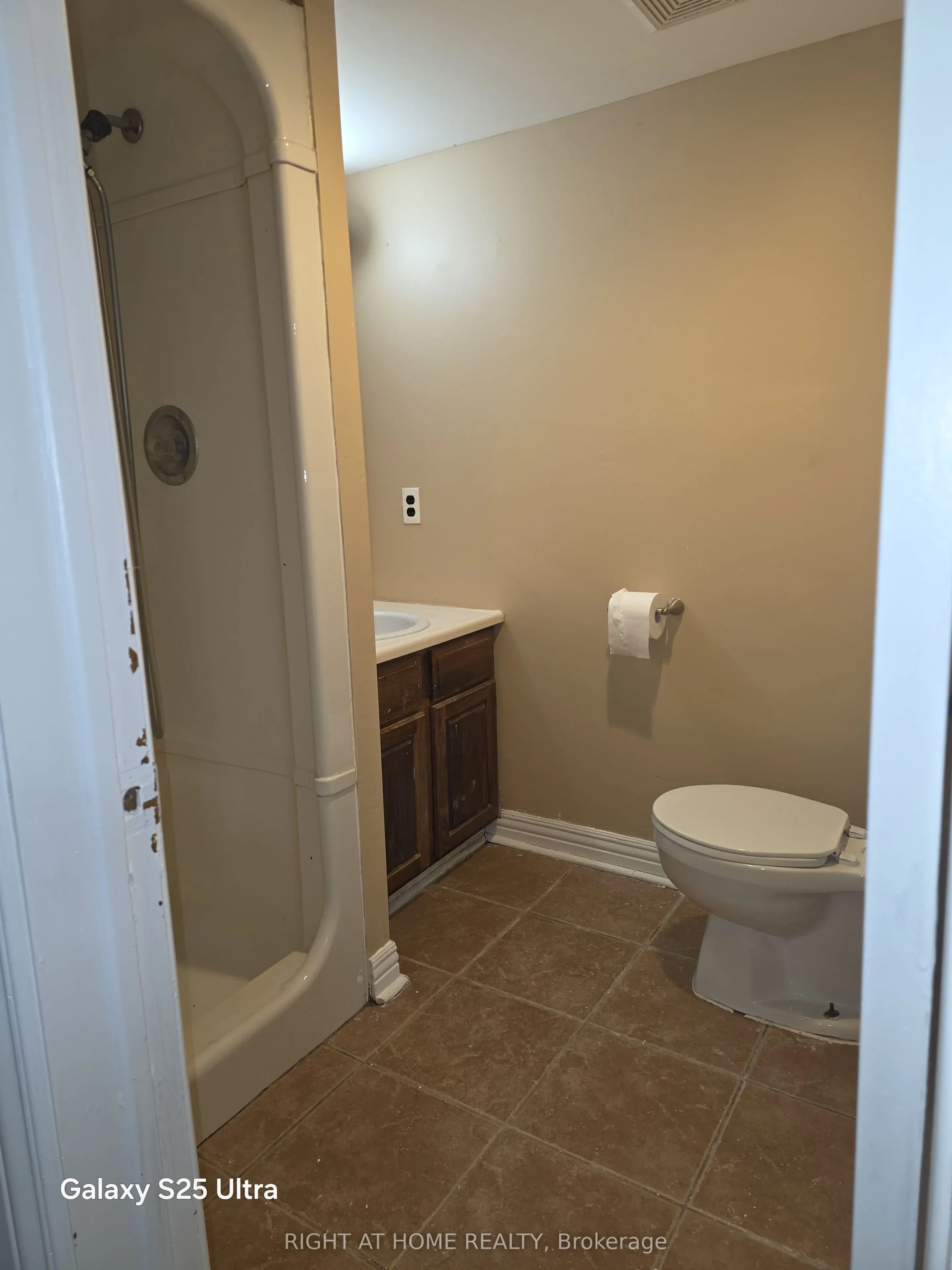 1715 Rossland Road E #Basement