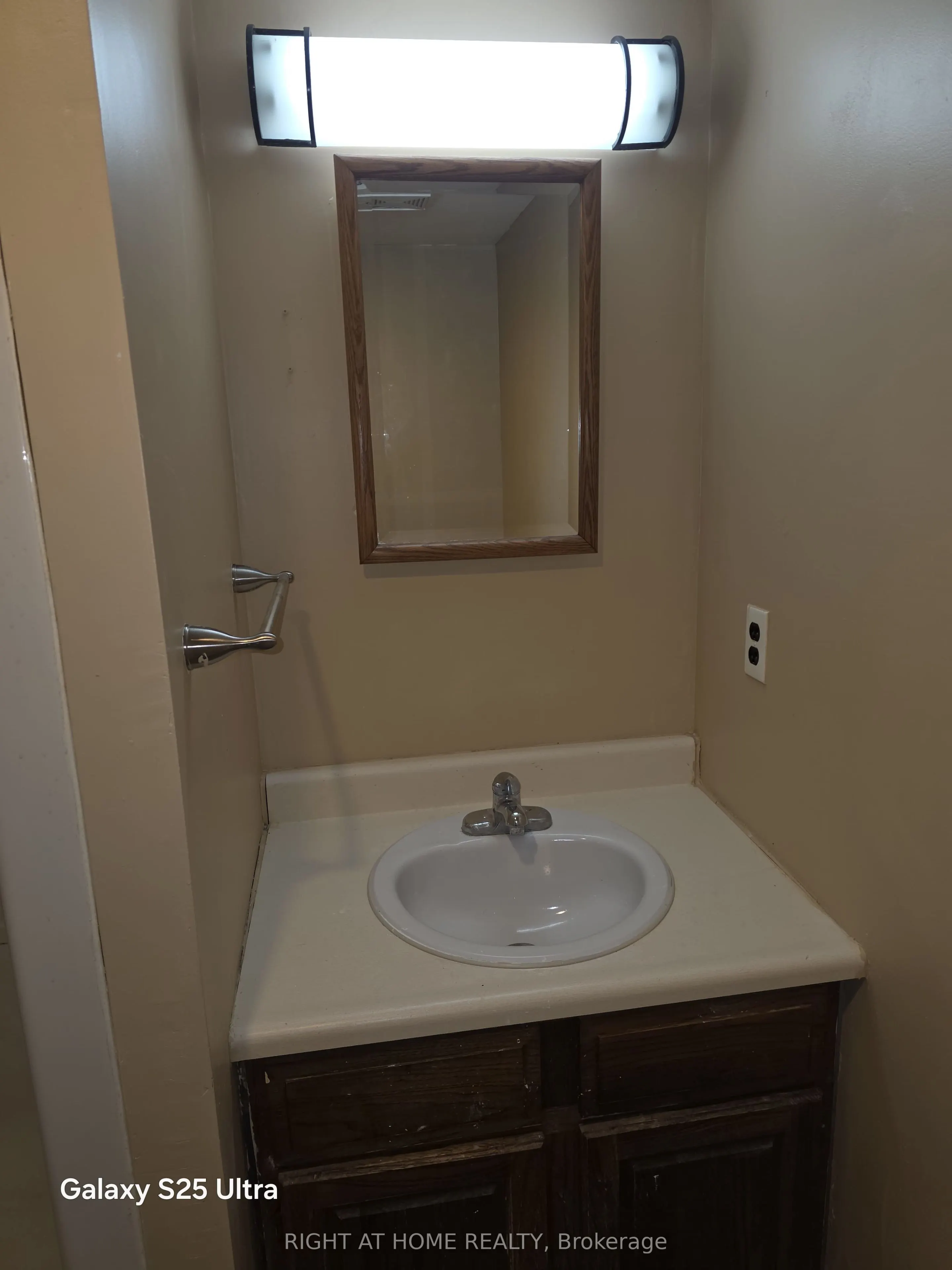 1715 Rossland Road E #Basement