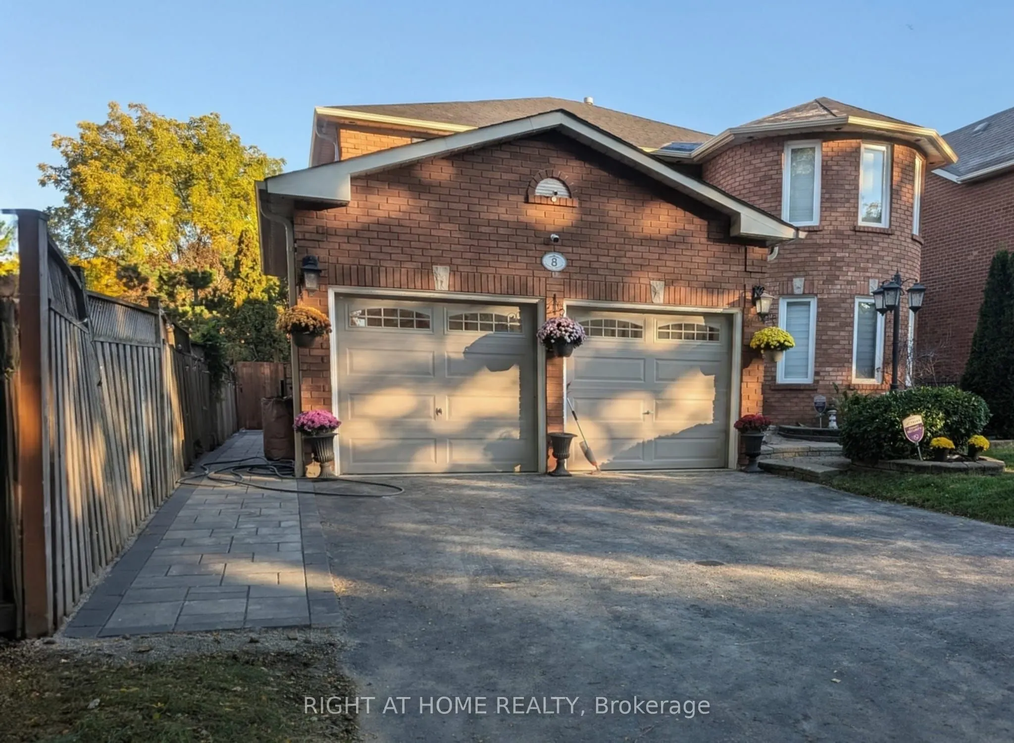 8 Mantell Crescent #Bsmt