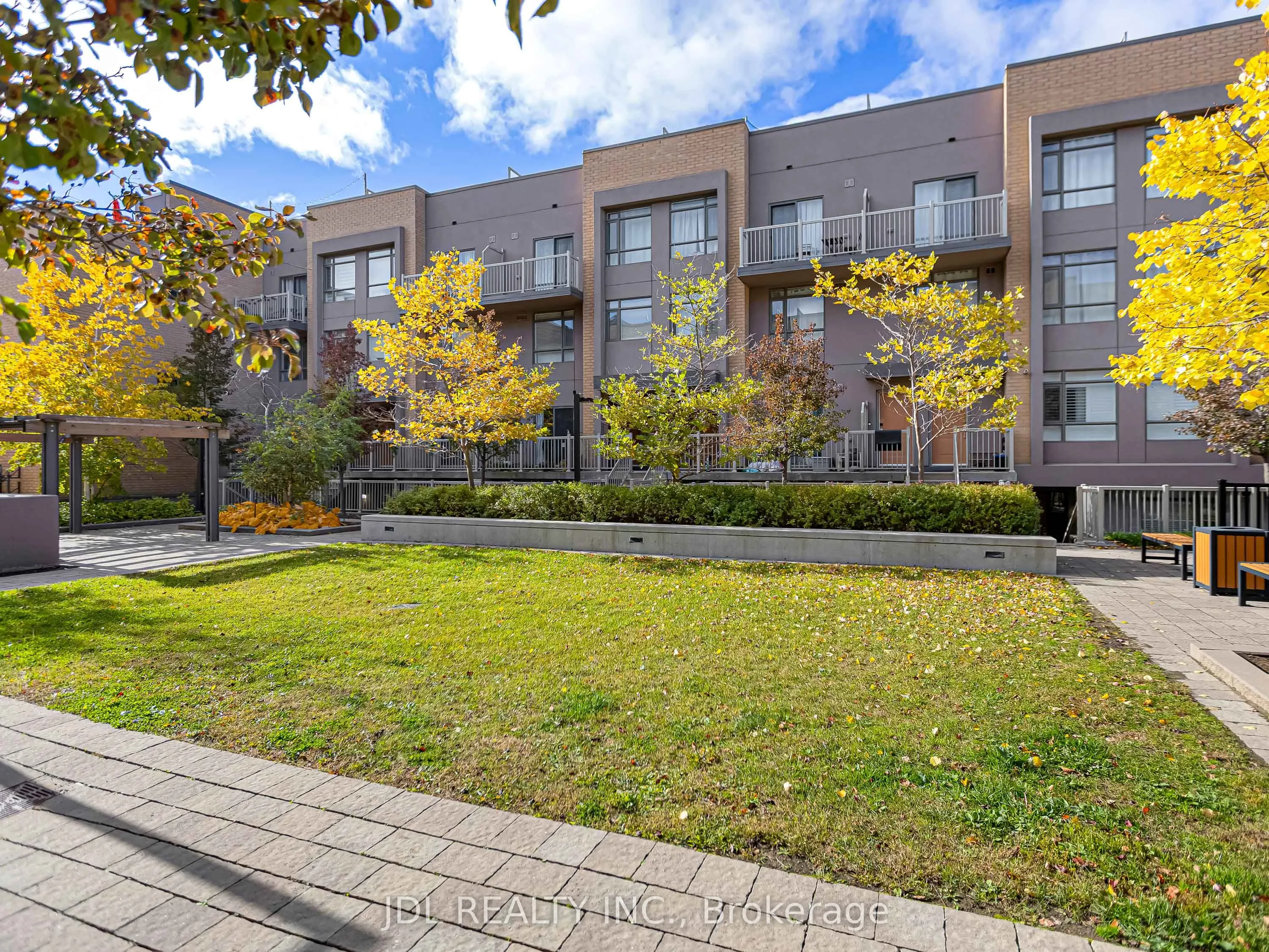 90 Orchid Place Drive #307