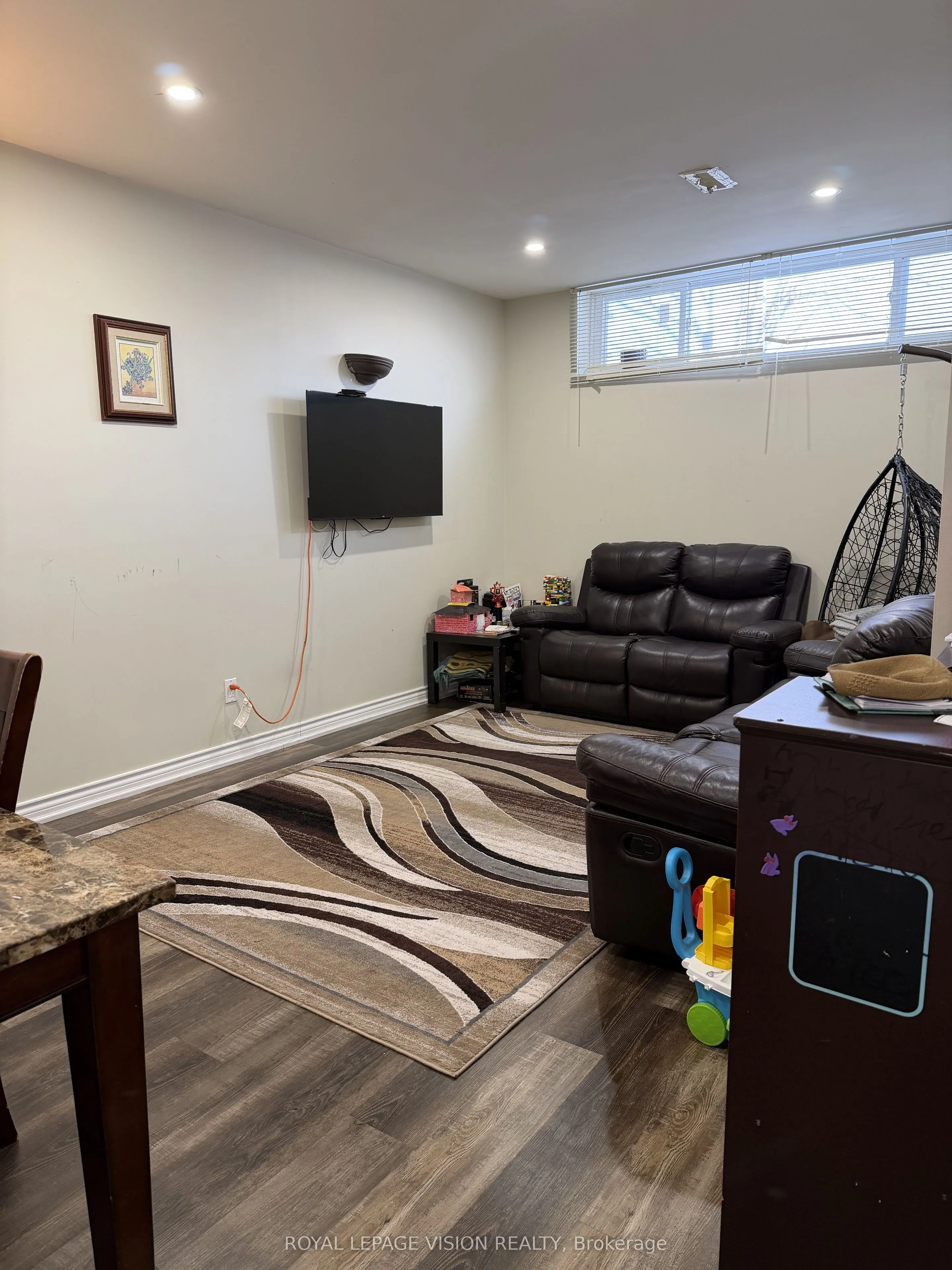25 Par Avenue #Basement