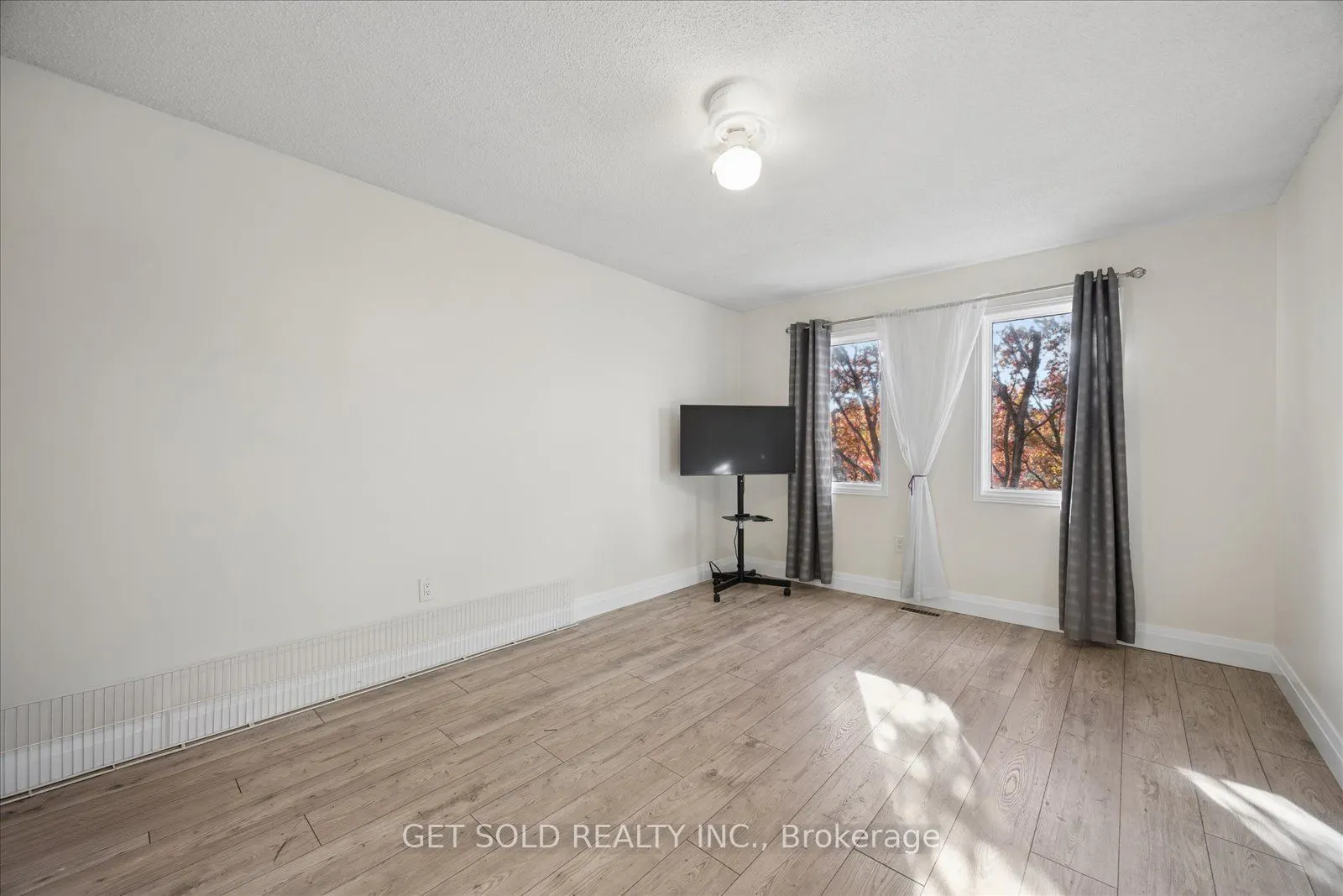 77 Linton Avenue