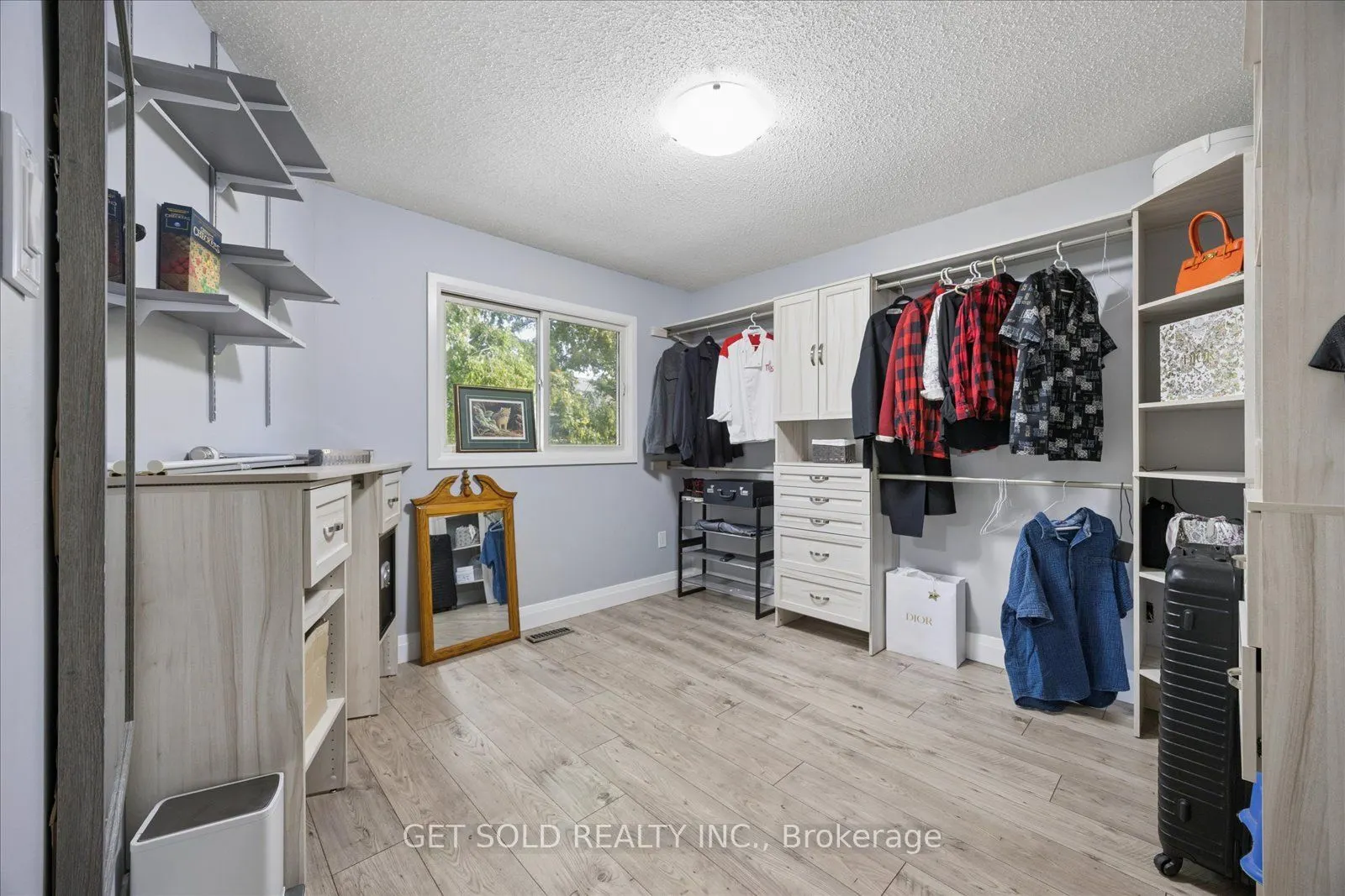 77 Linton Avenue