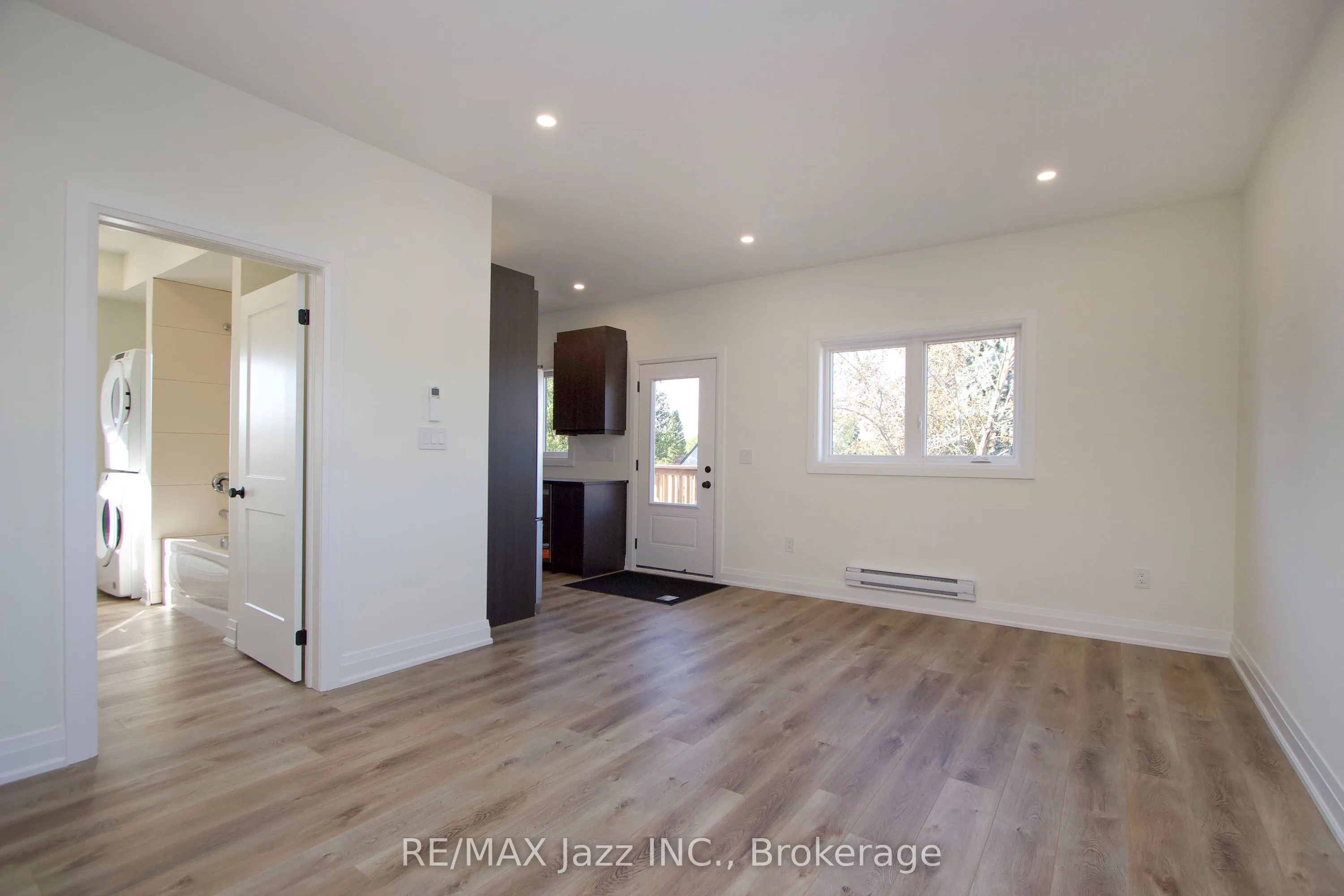 760 Hoskin Avenue #UPPER