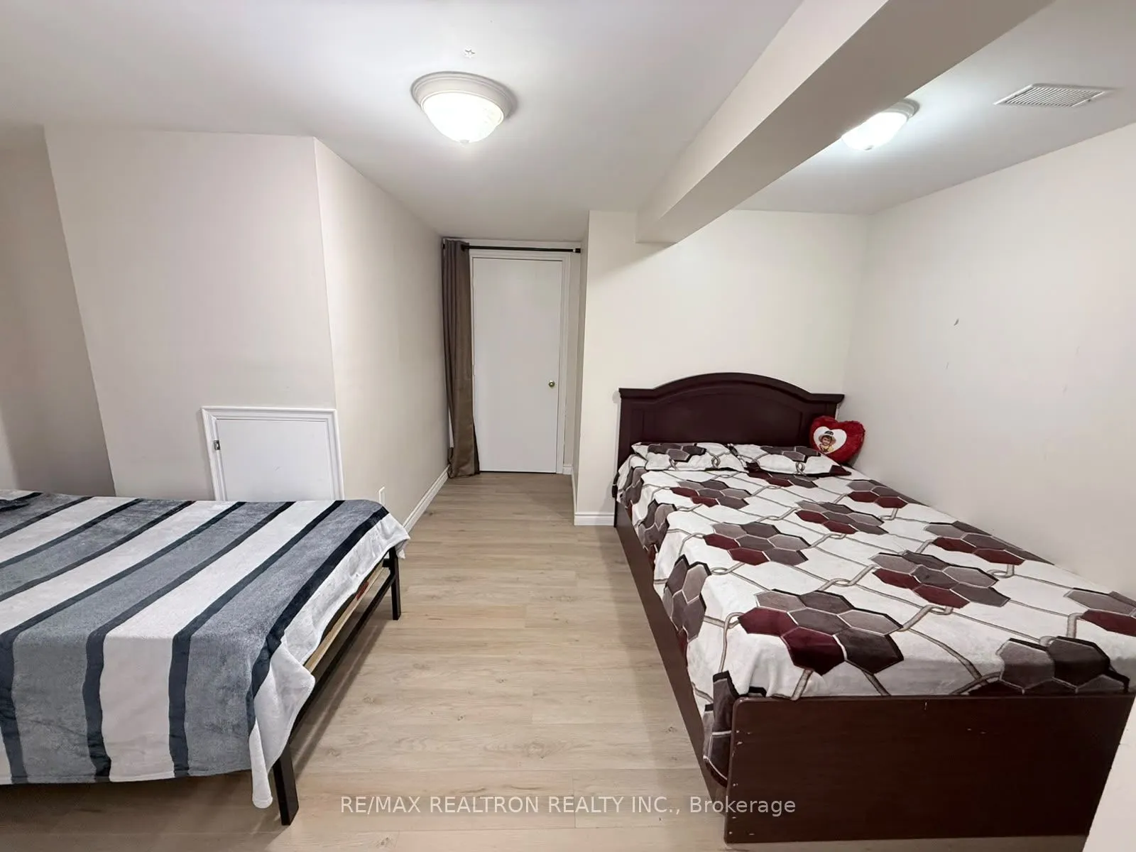 152 Elizabeth Street #Basement