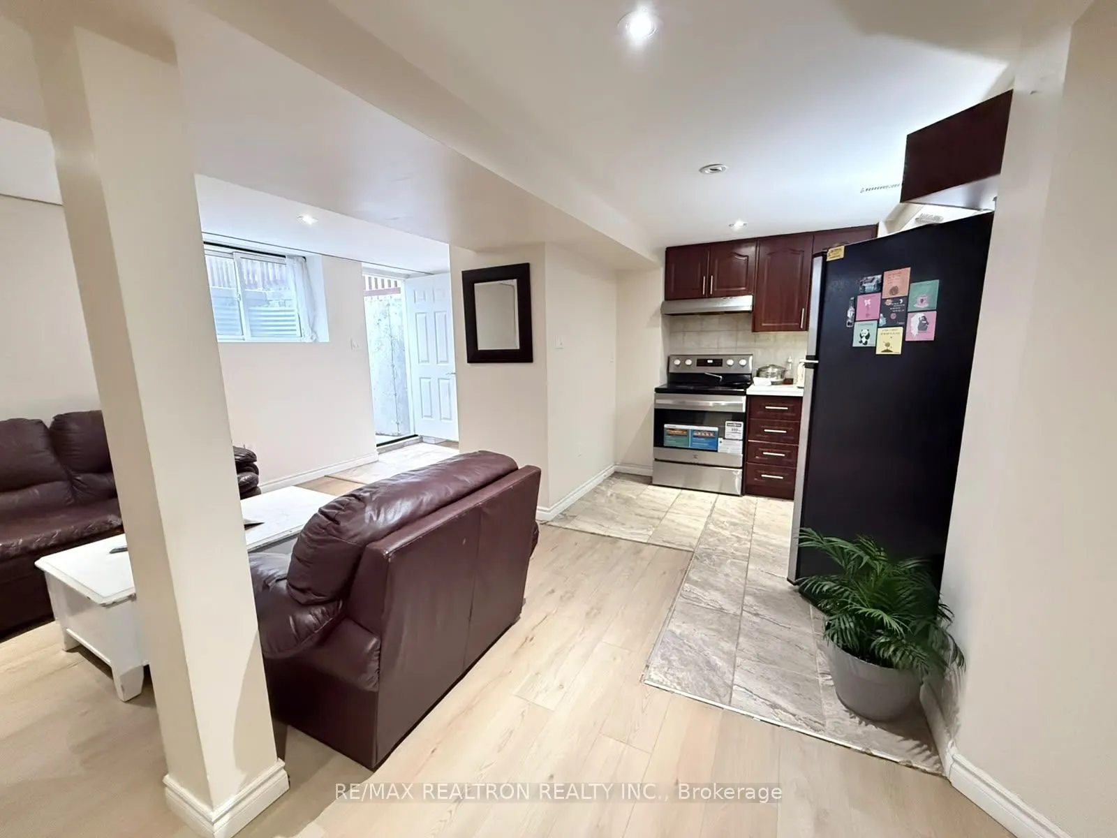 152 Elizabeth Street #Basement