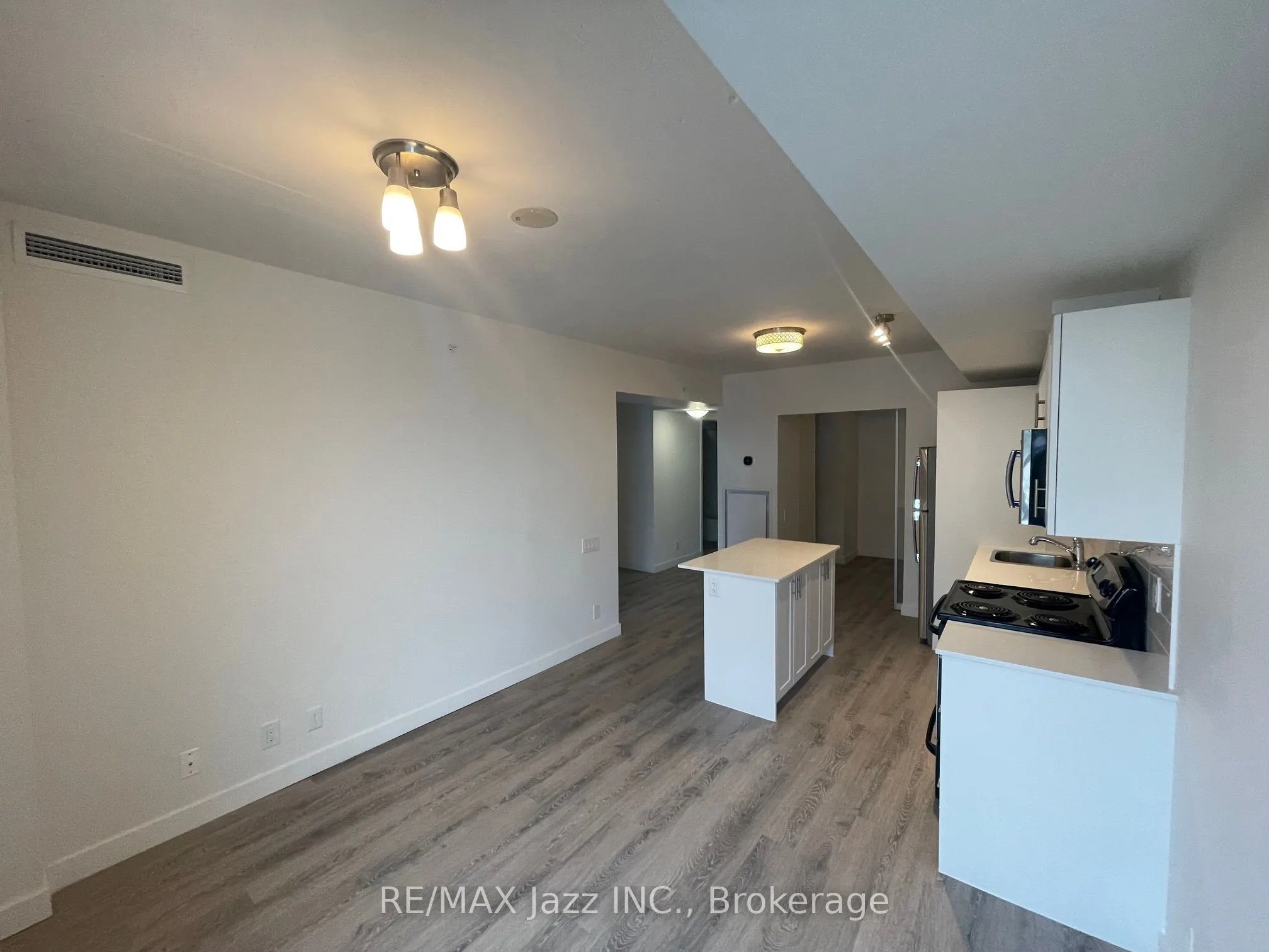 100 Bond Street E #412