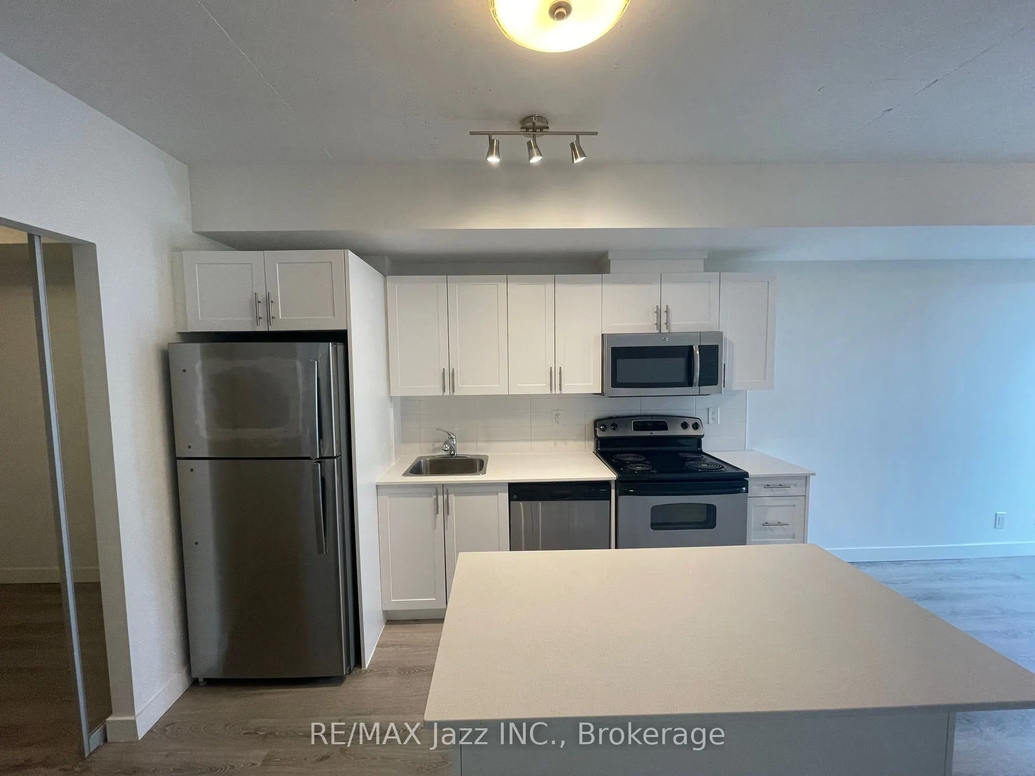 100 Bond Street E #412