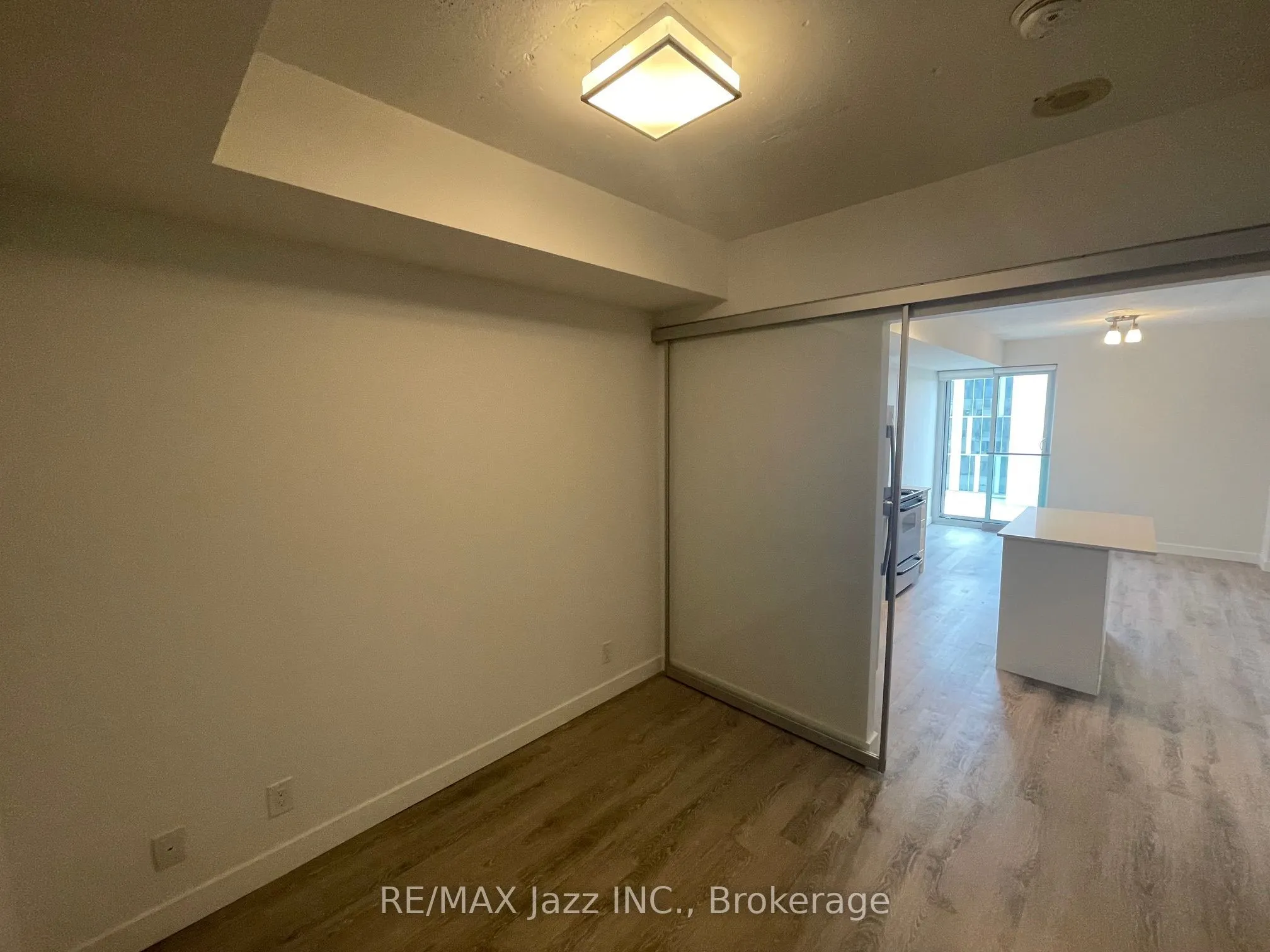100 Bond Street E #412
