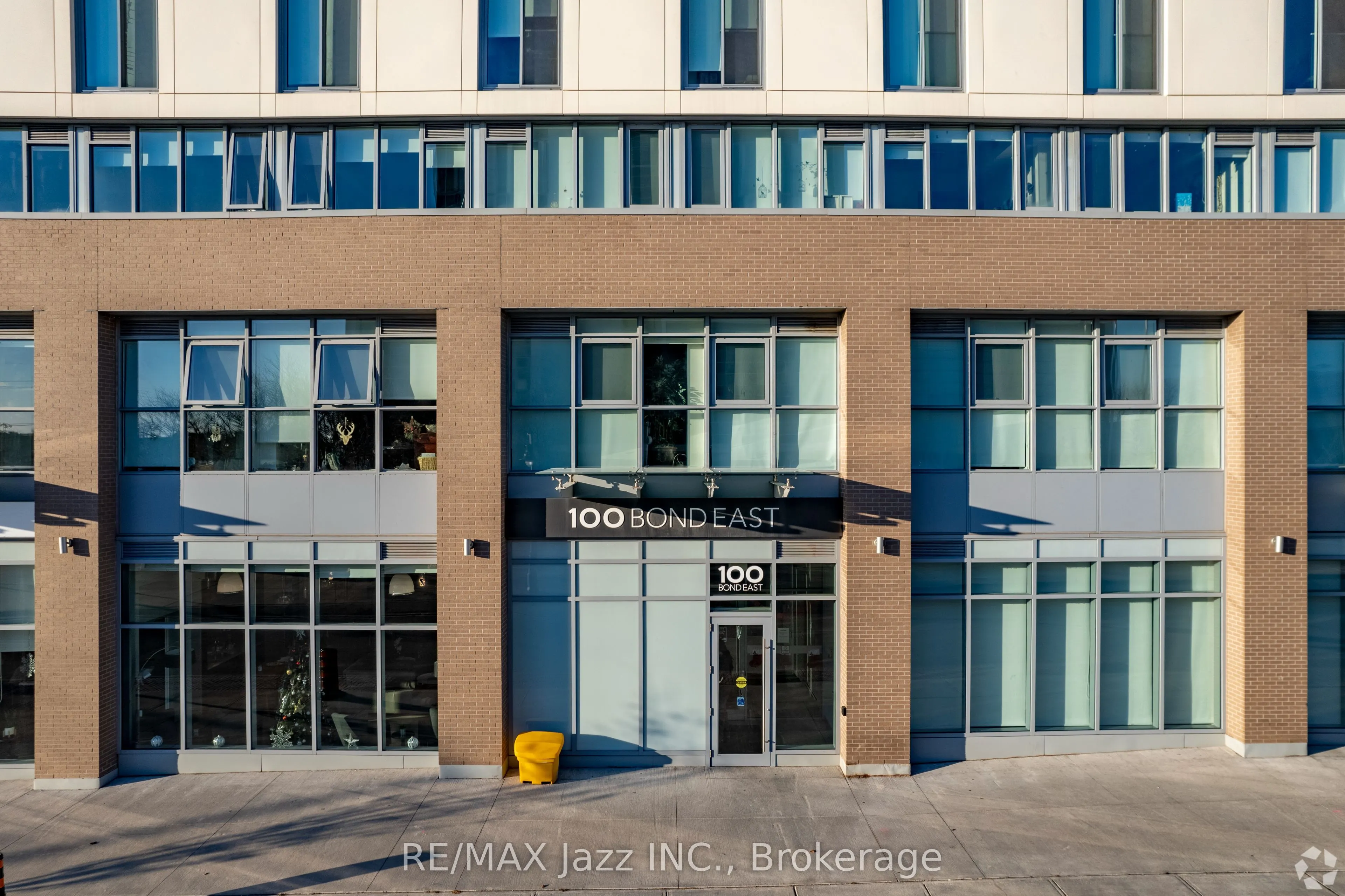 100 Bond Street E #412